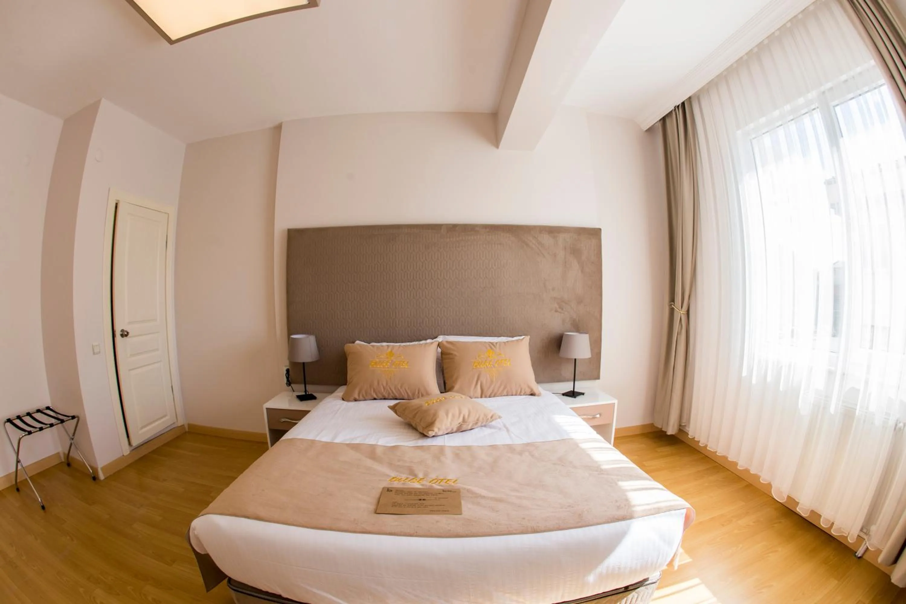 Bed in Bilge Suite Hotel