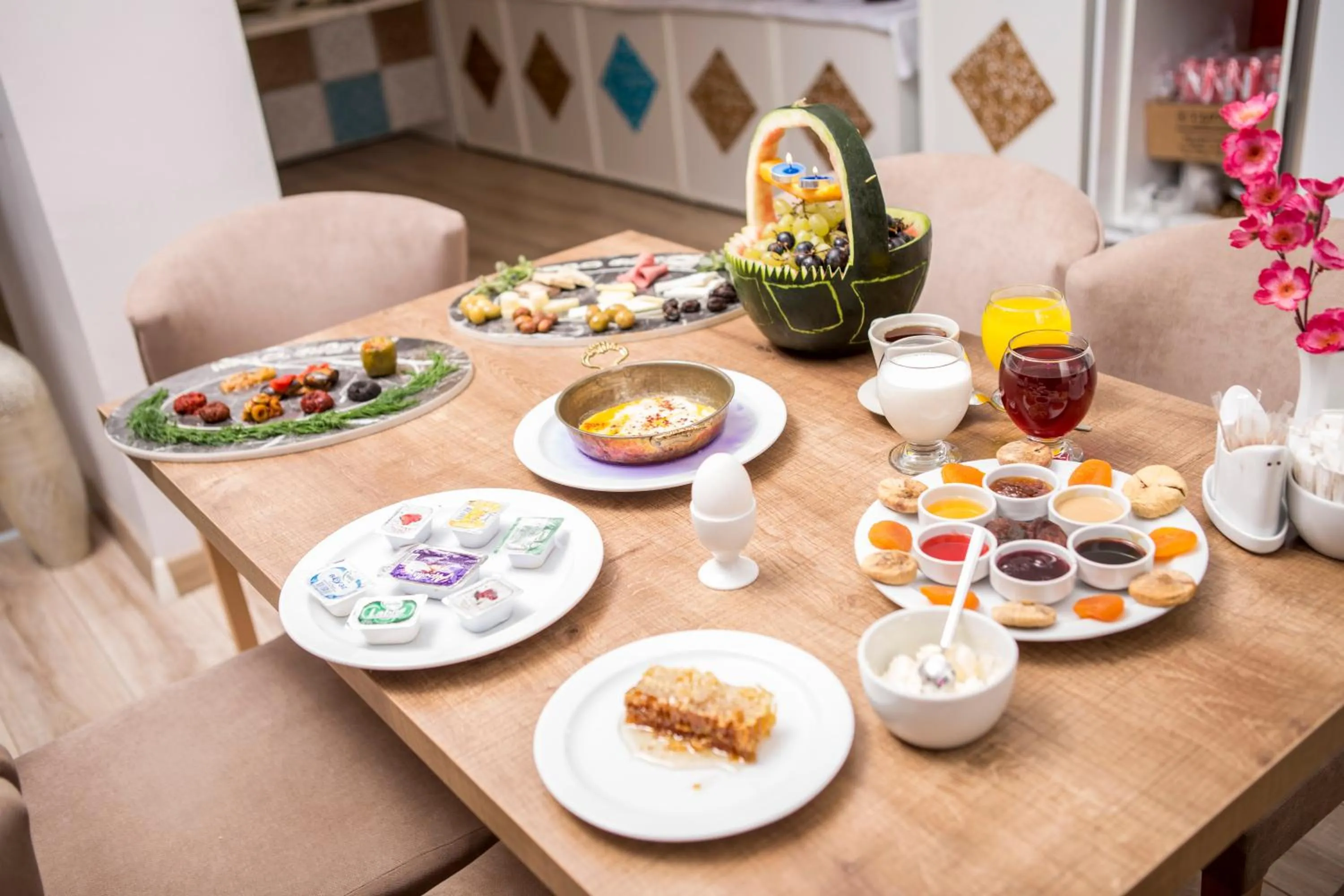 Food and drinks in Bilge Suite Hotel