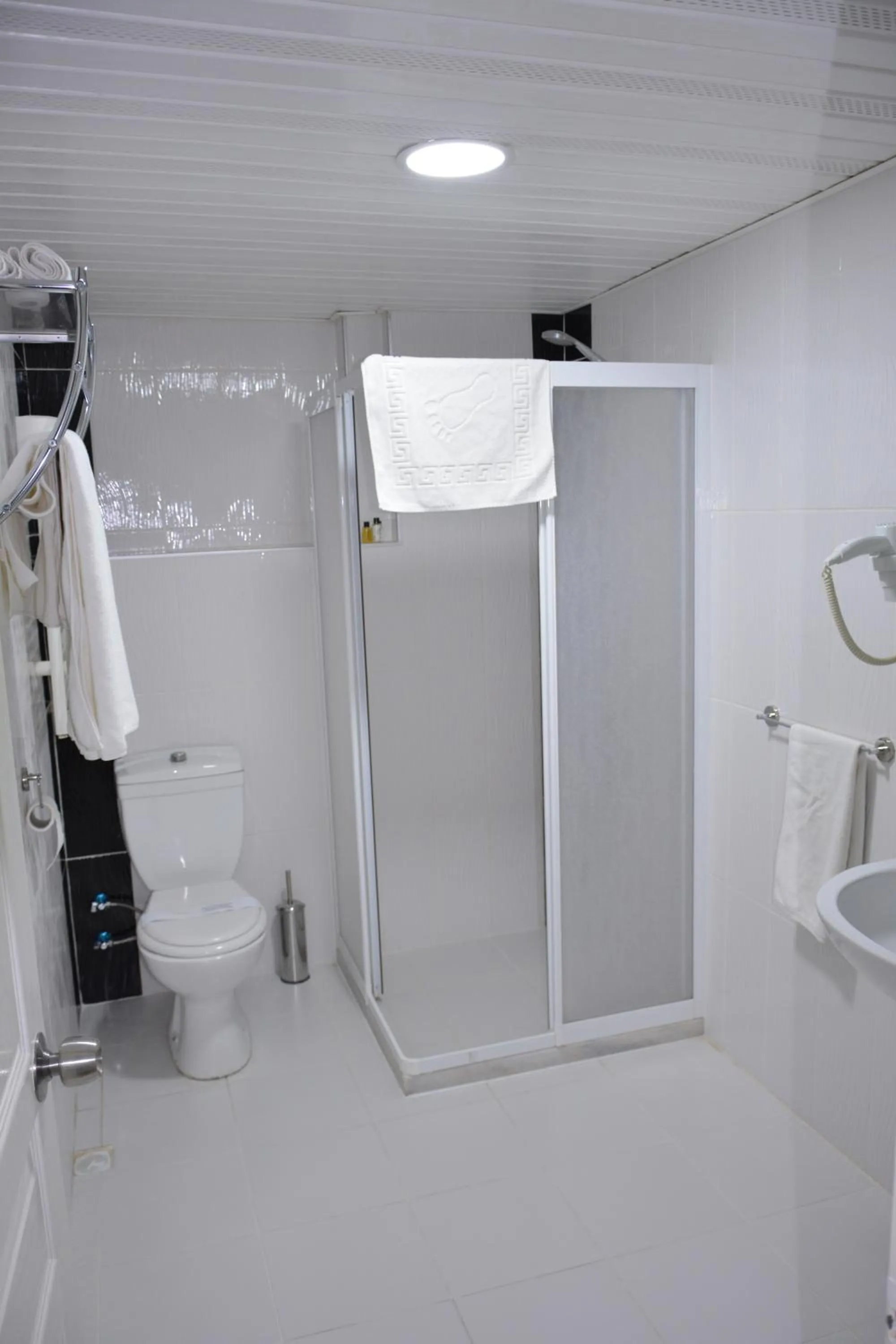 Bathroom in Bilge Suite Hotel