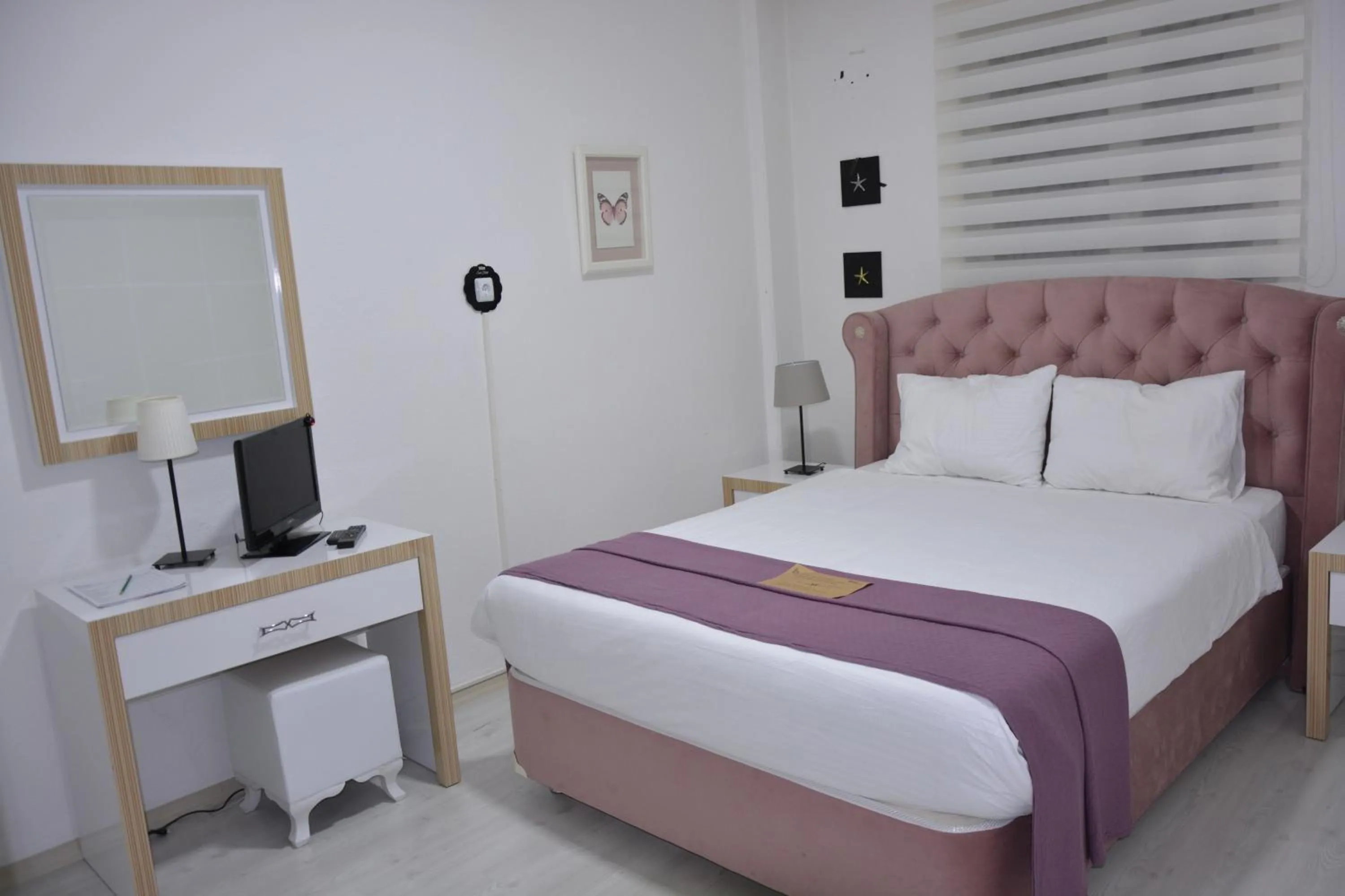 Bed in Bilge Suite Hotel