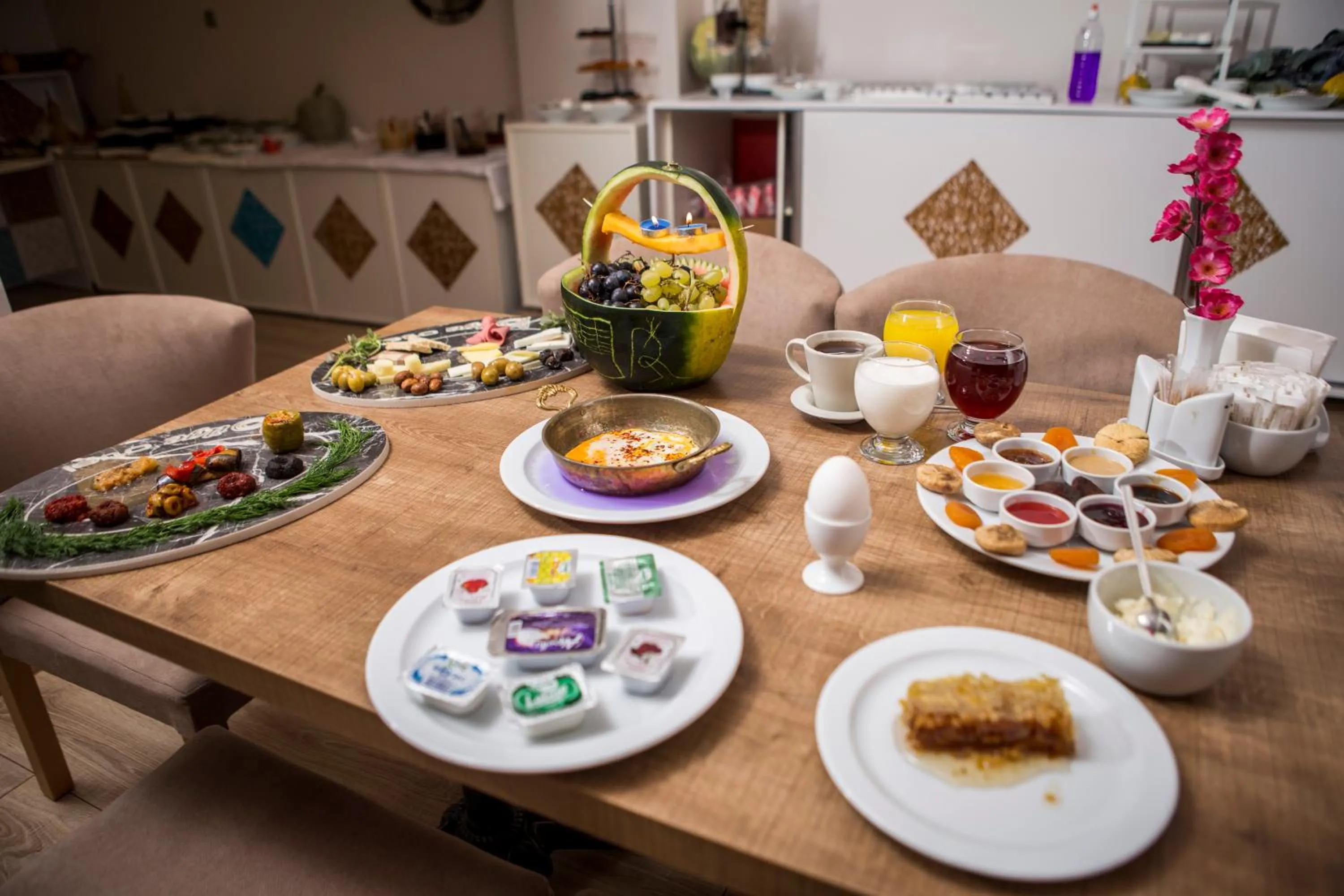 Food in Bilge Suite Hotel