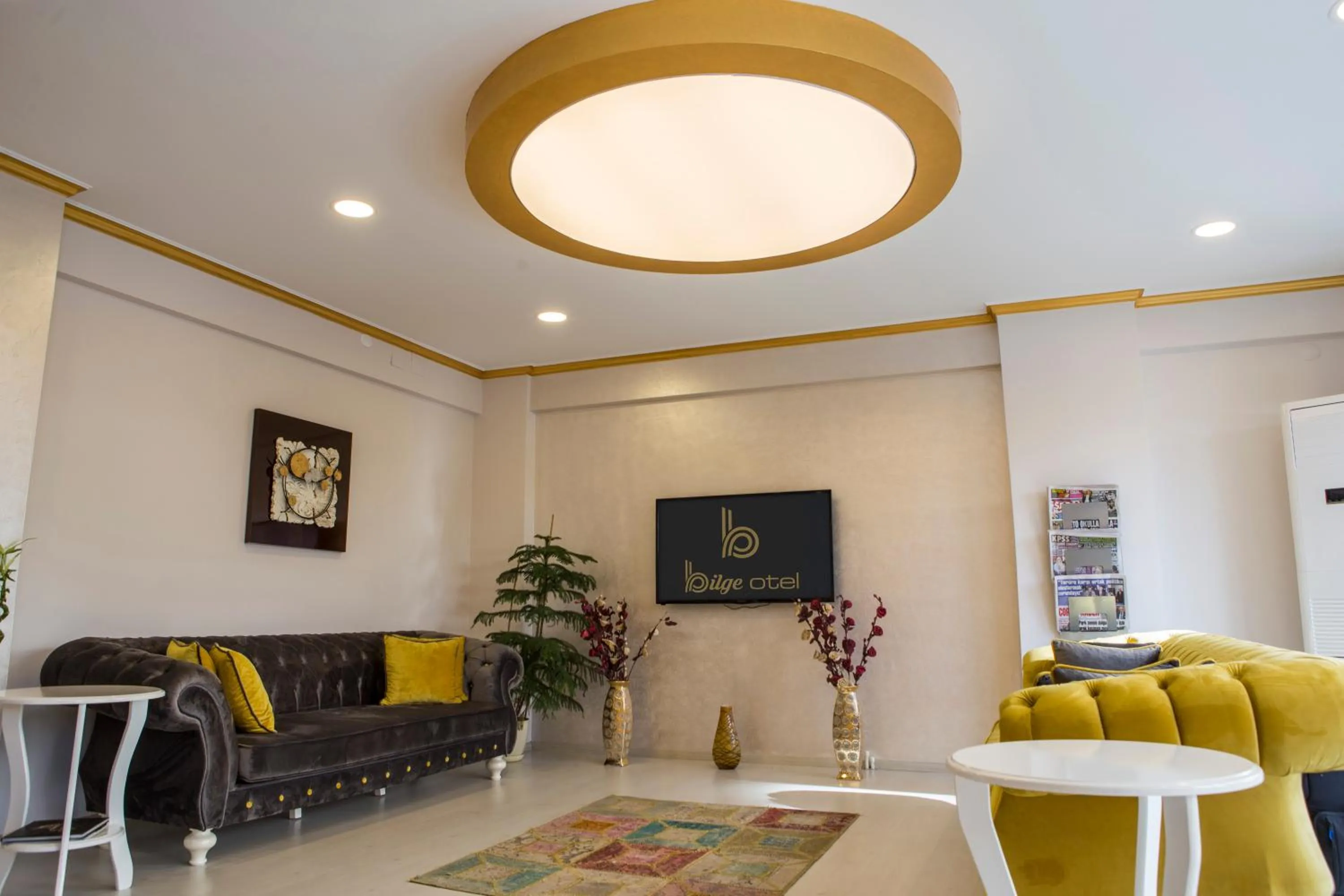 Lobby or reception in Bilge Suite Hotel