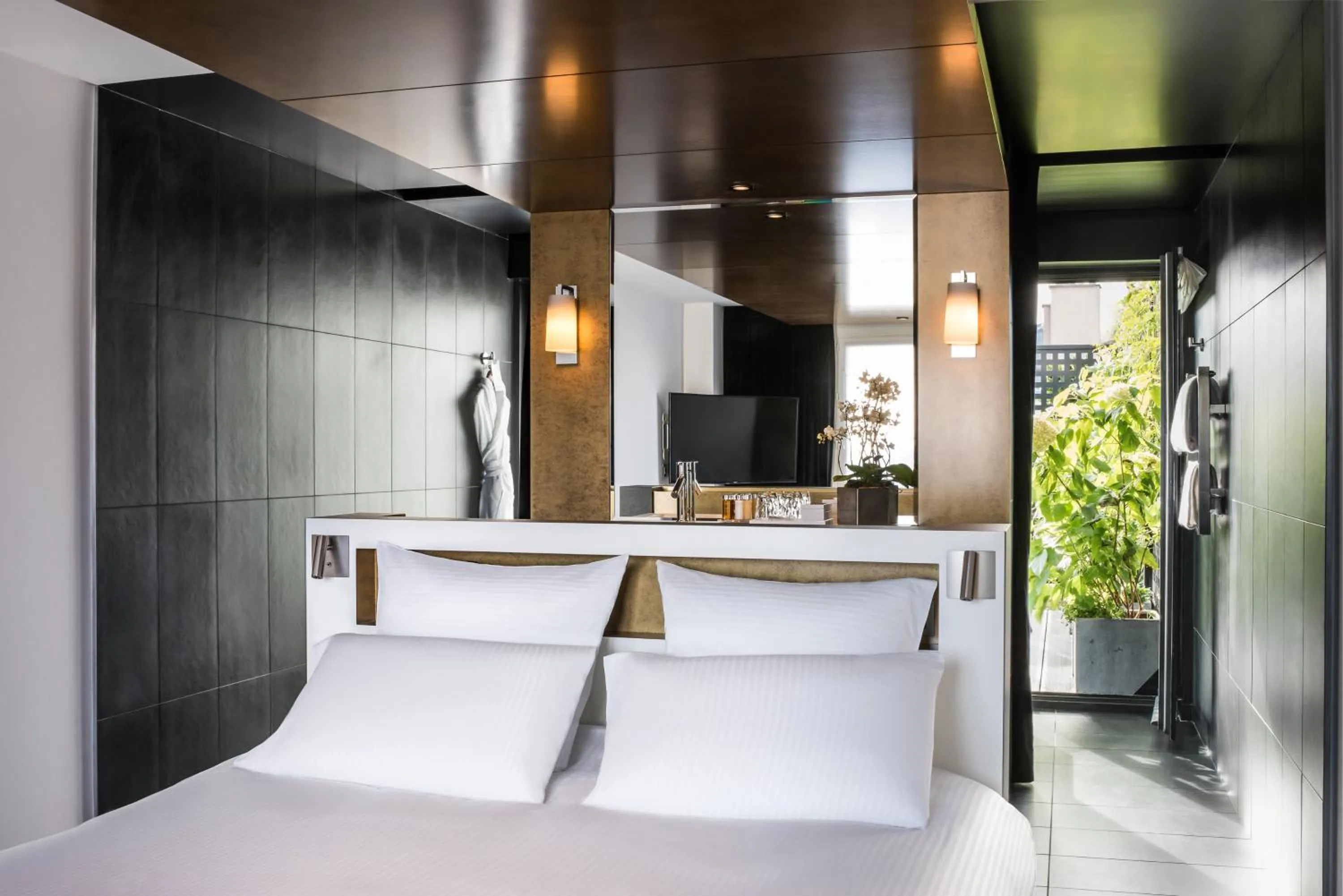 Bed in Boutet Bastille Hotel Paris - MGallery Collection