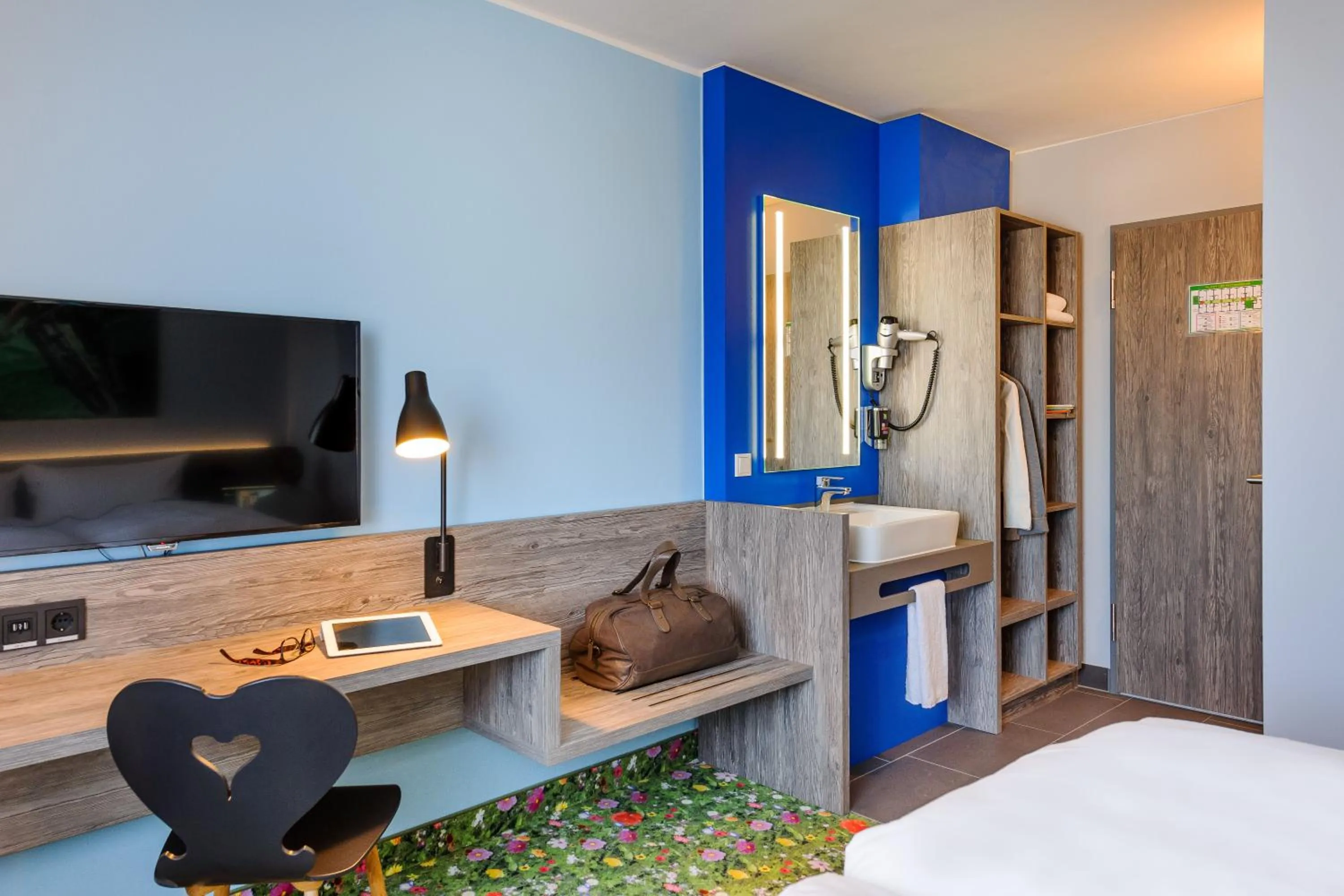 Photo of the whole room, Bed in Felix Hotel Kaufbeuren