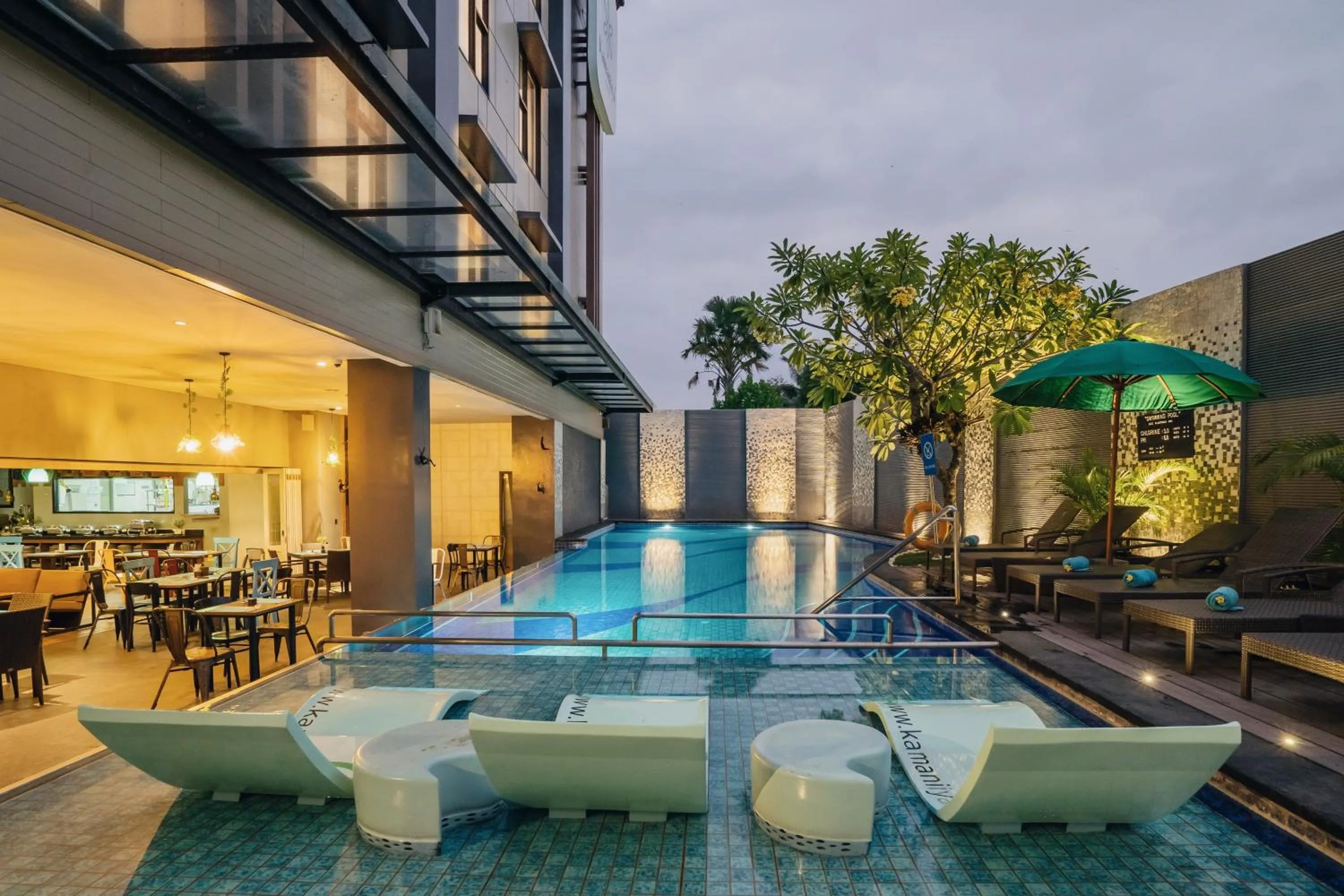 Swimming pool in Kamaniiya Petitenget Seminyak