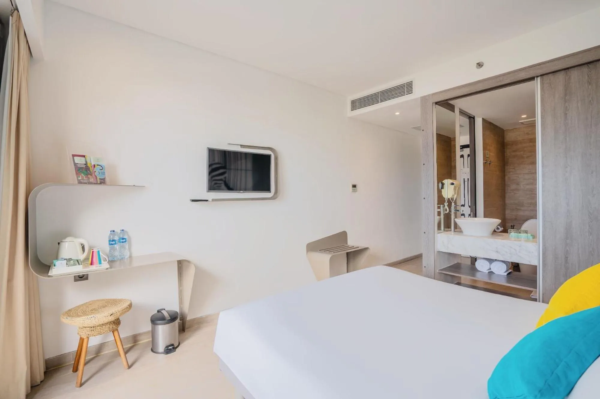 Bedroom, Bed in Kamaniiya Petitenget Seminyak