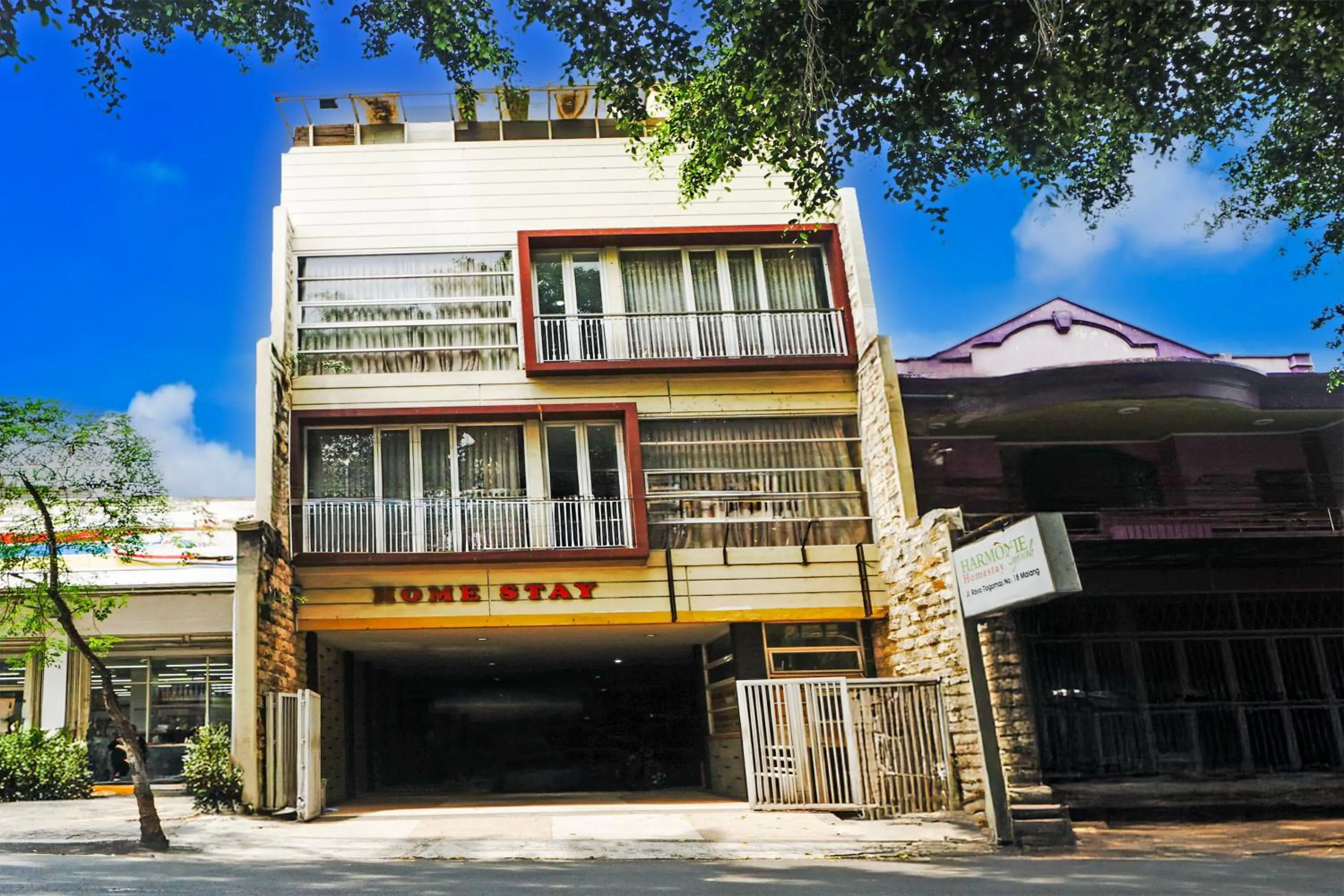 Property building in Hotel O Symphony Homestay Tlogomas