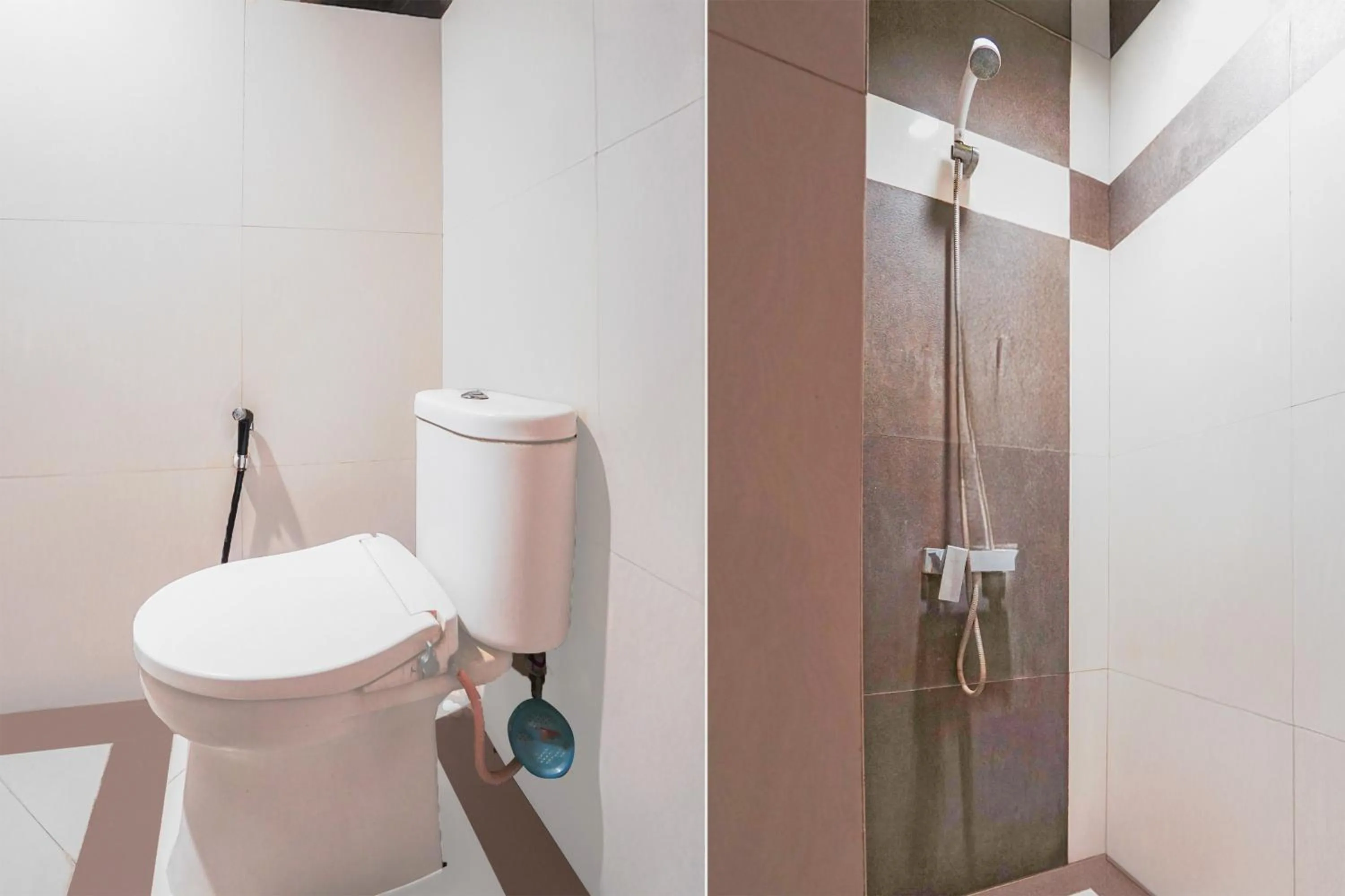 Bathroom in Hotel O Symphony Homestay Tlogomas