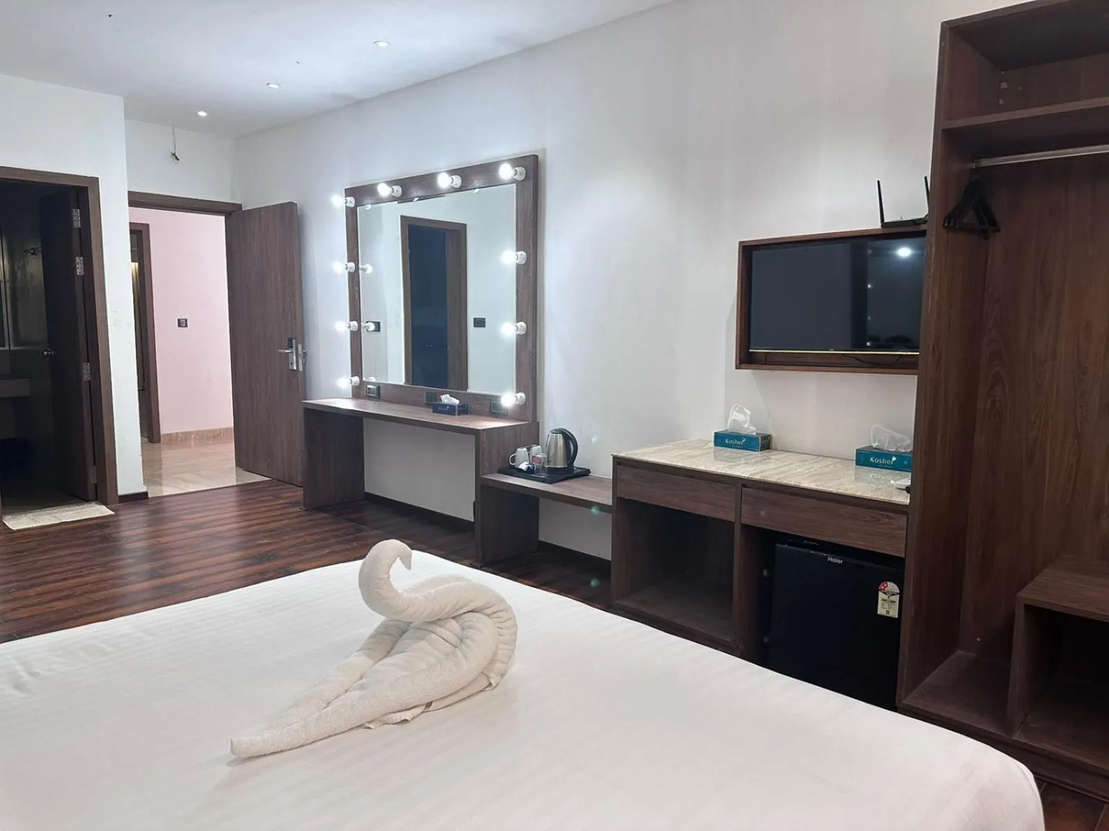 Bedroom, Bed in Hotel Windsor