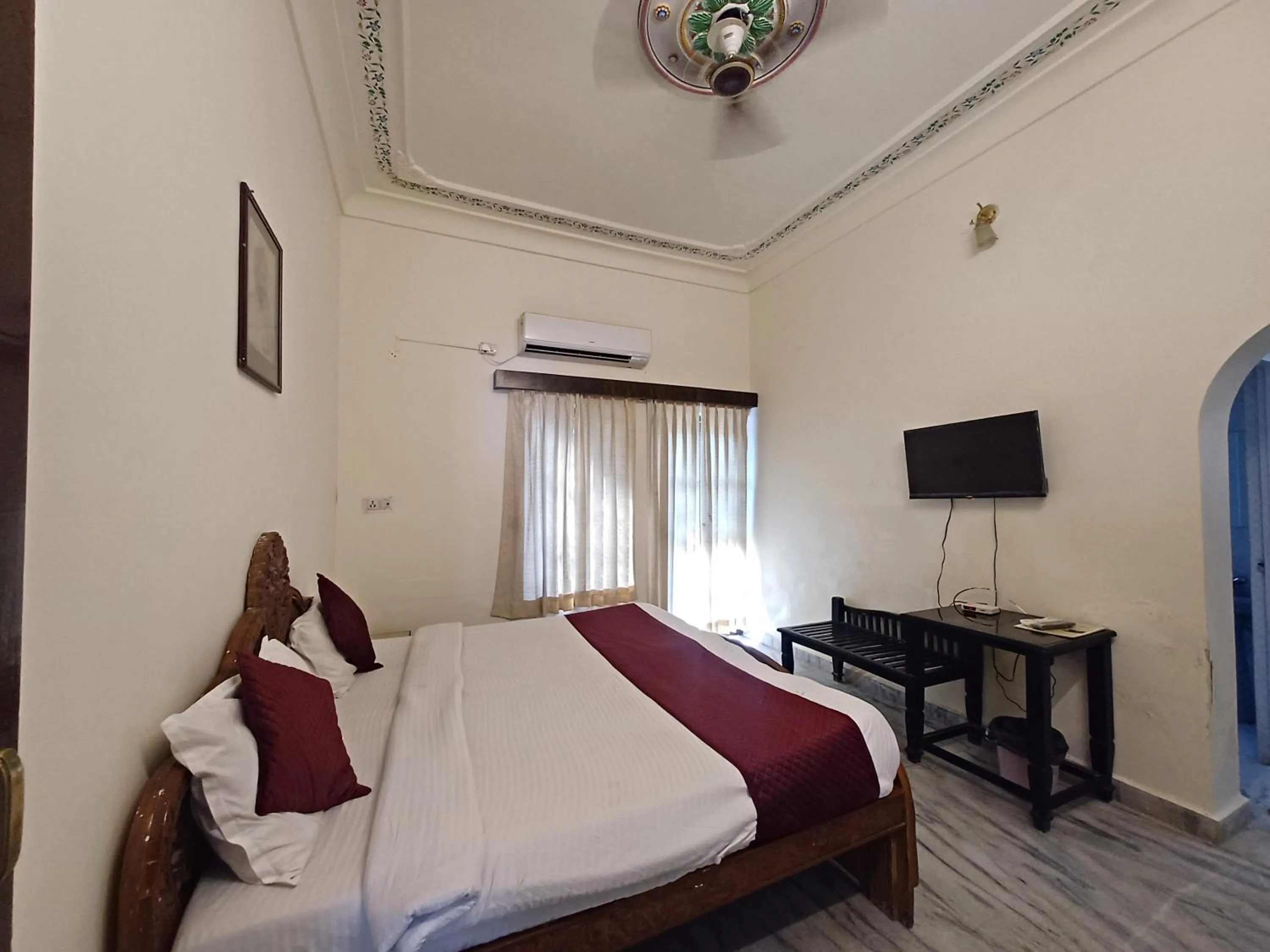 Bed in Hotel Green Haveli - A Heritage and Hill View Hotel , Pushkar
