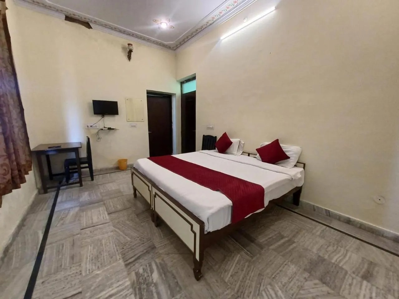 Bed in Hotel Green Haveli - A Heritage and Hill View Hotel , Pushkar