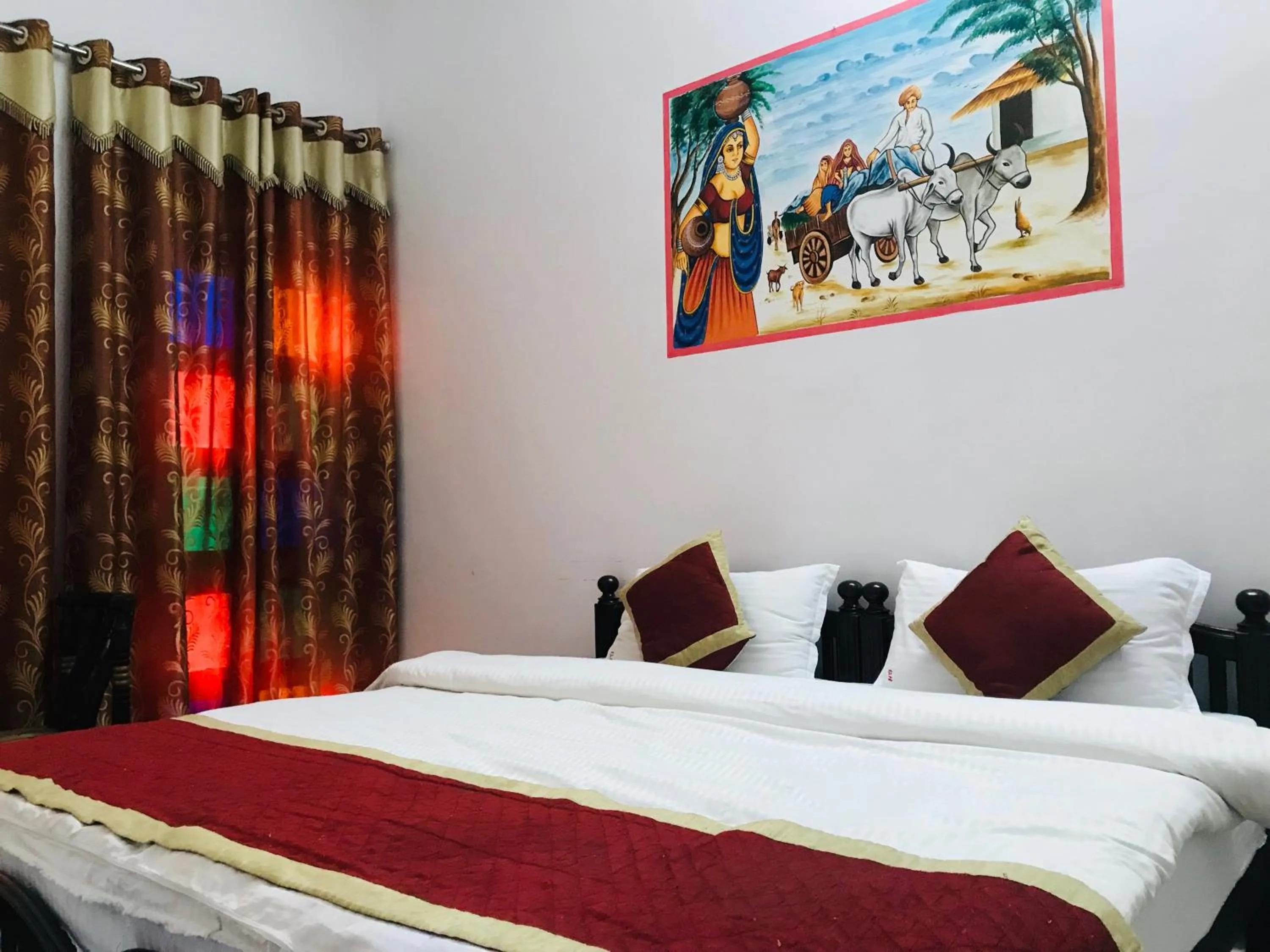 Bed in Hotel Green Haveli - A Heritage and Hill View Hotel , Pushkar