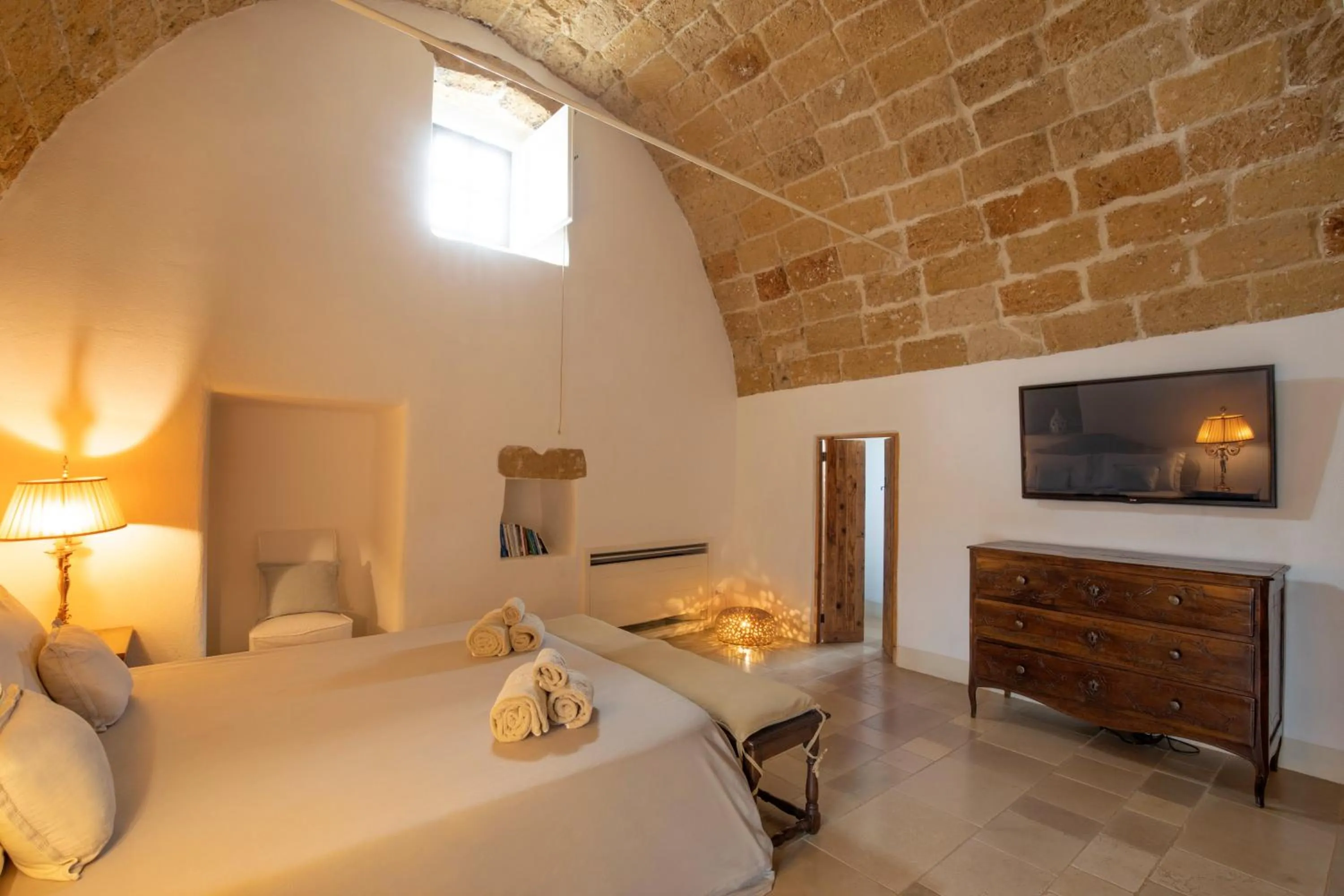 TV and multimedia, Bed in Masseria Fano Relais & Wine
