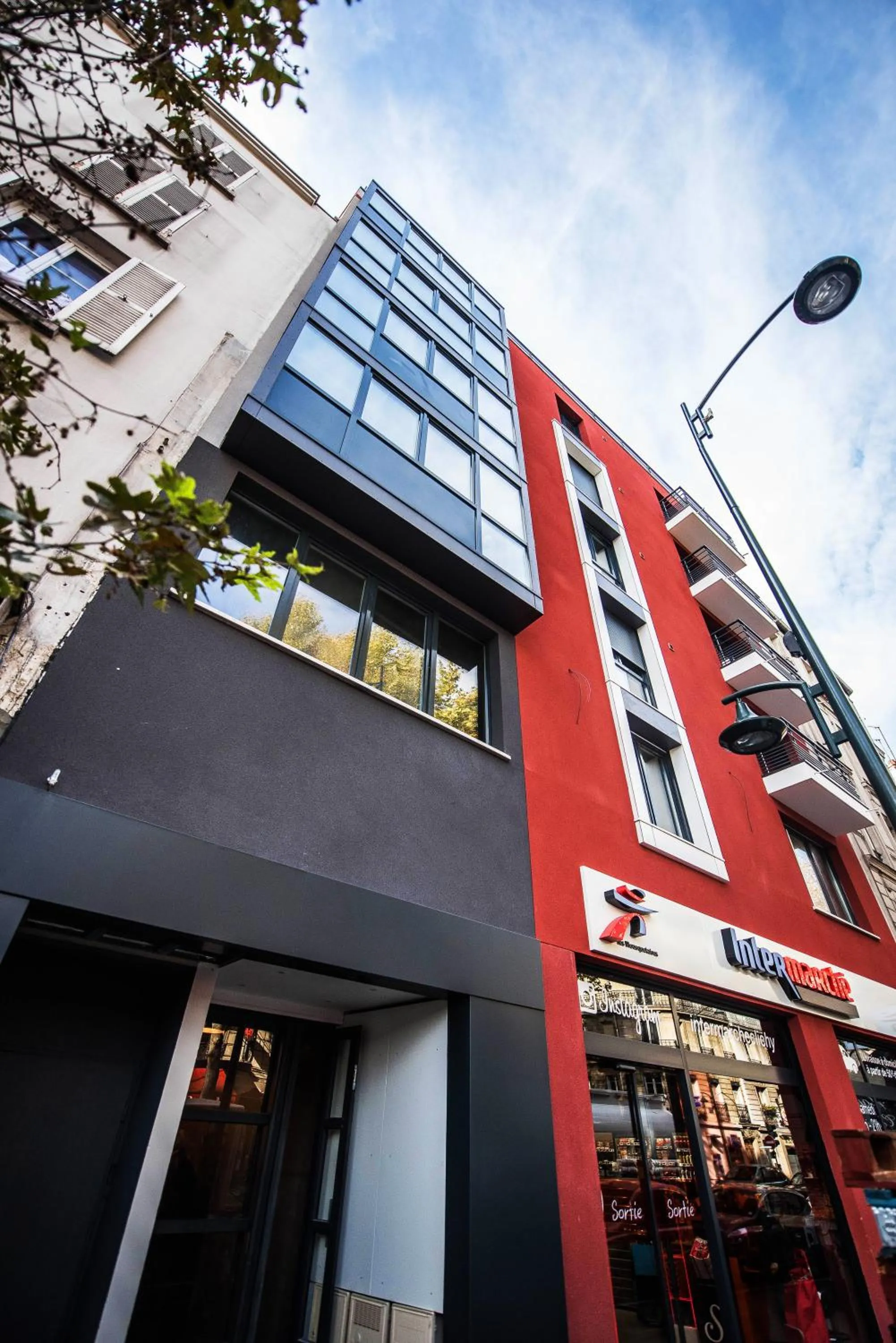 Facade/entrance in Les Appartements Paris Clichy