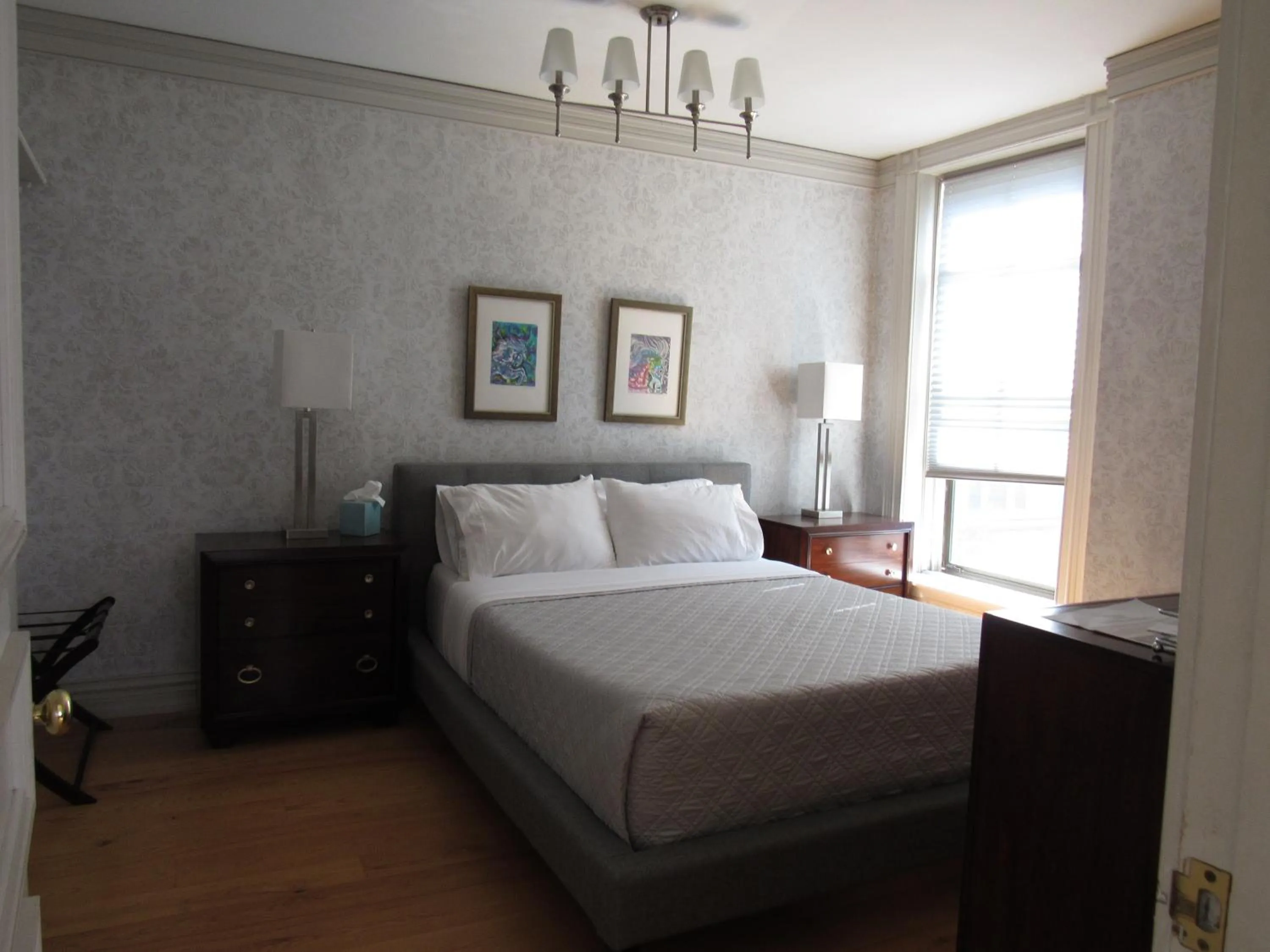 Day, Bed in Washington Park Inn