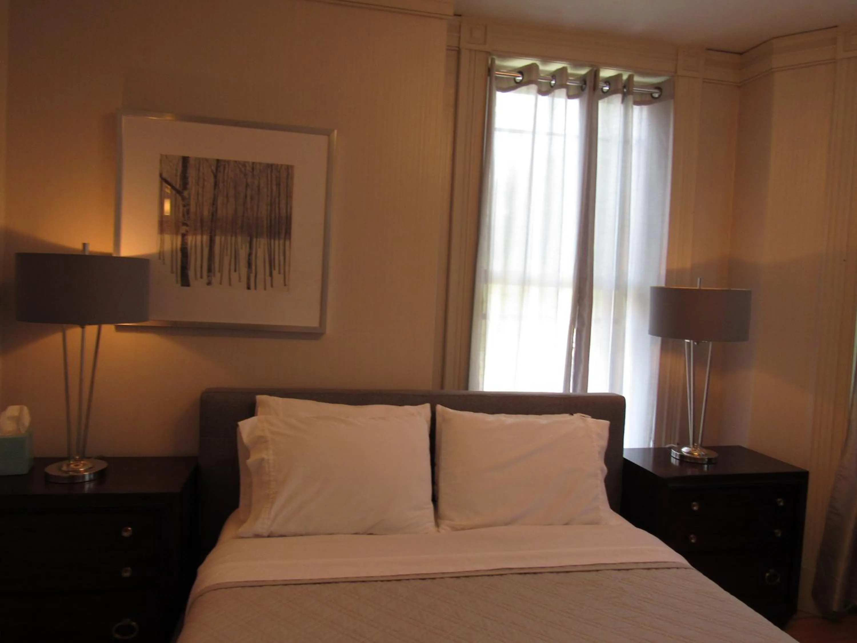 Bed in Washington Park Inn