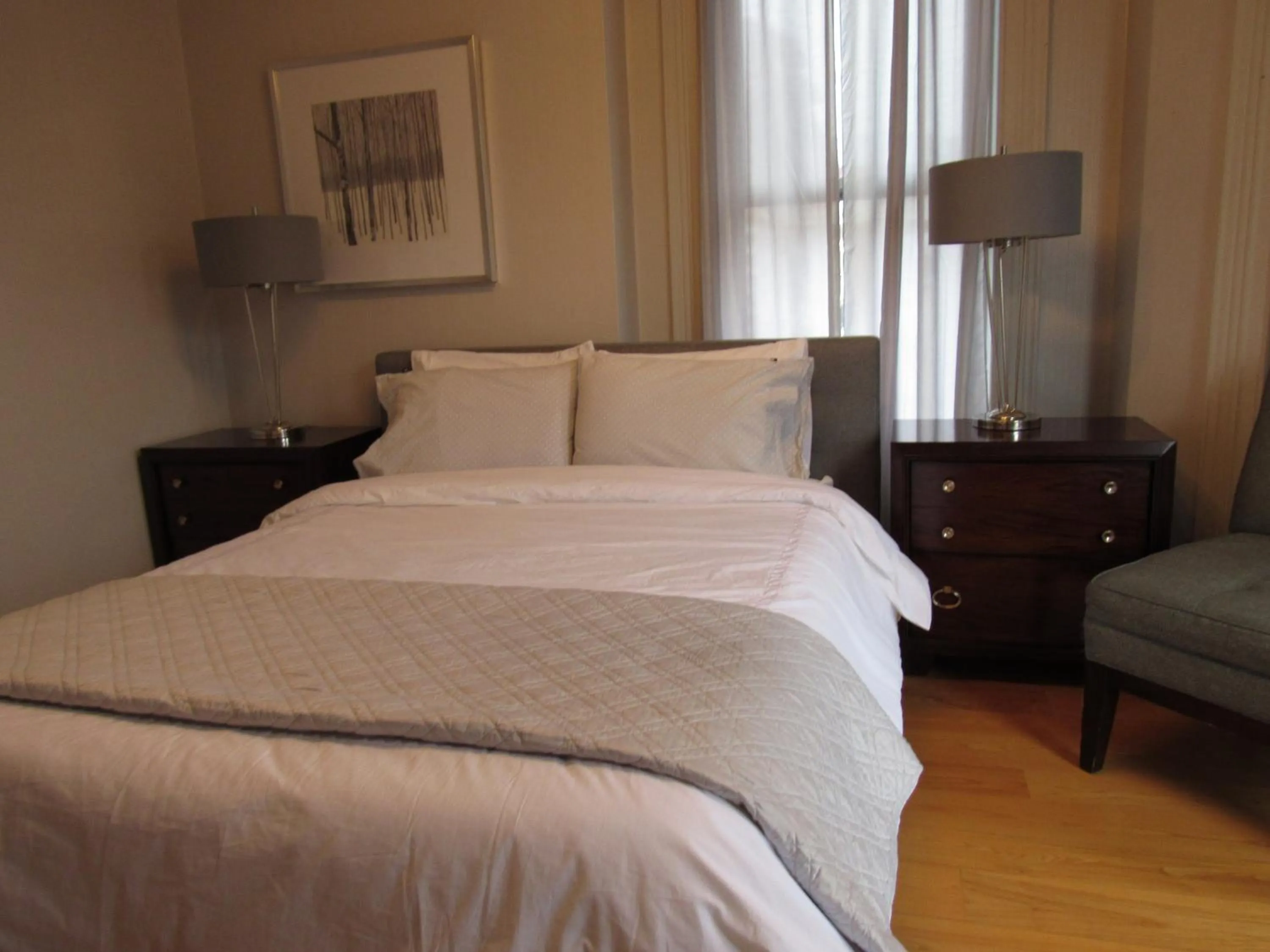 Bed in Washington Park Inn