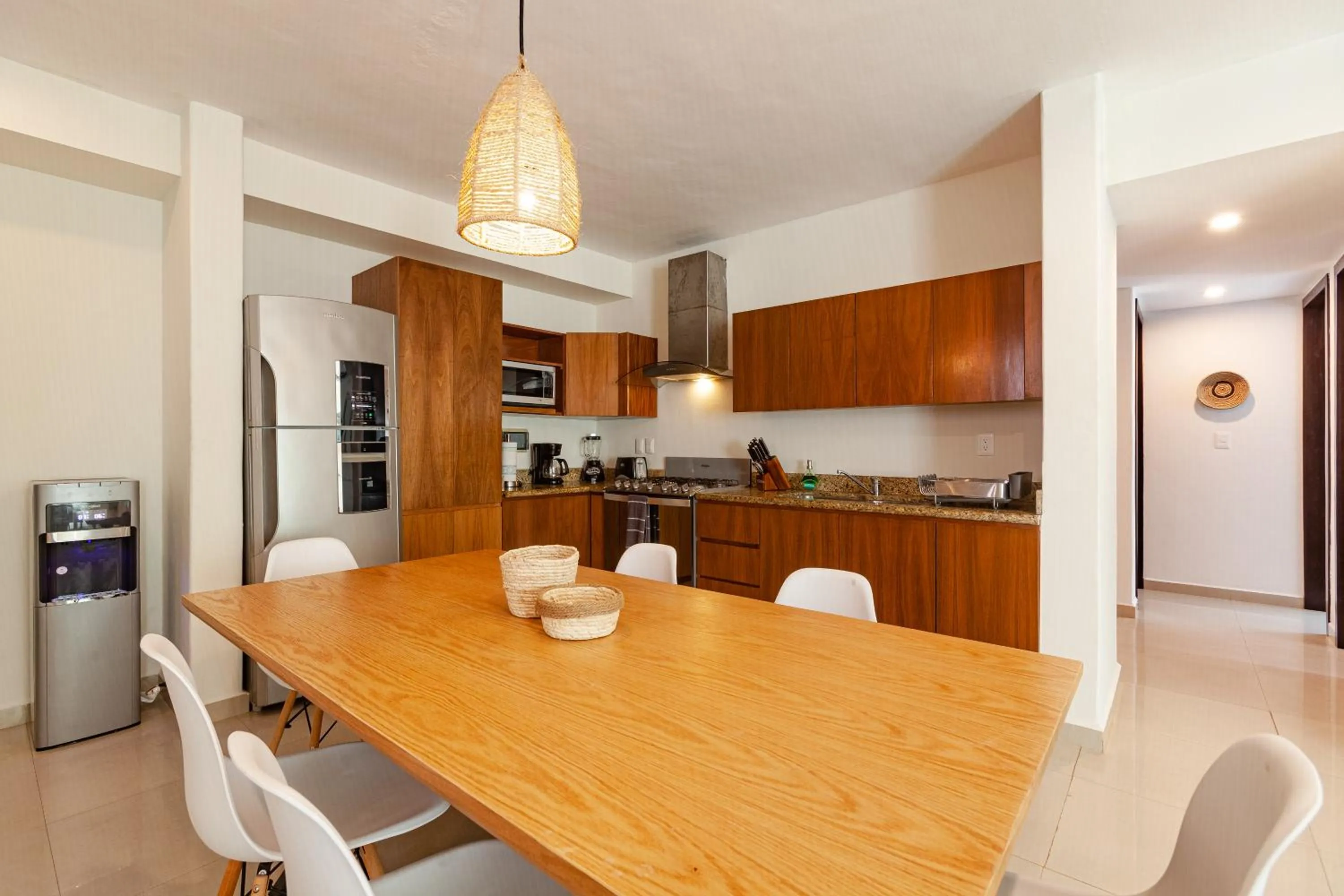 Kitchen or kitchenette in Via Tendenza Condos