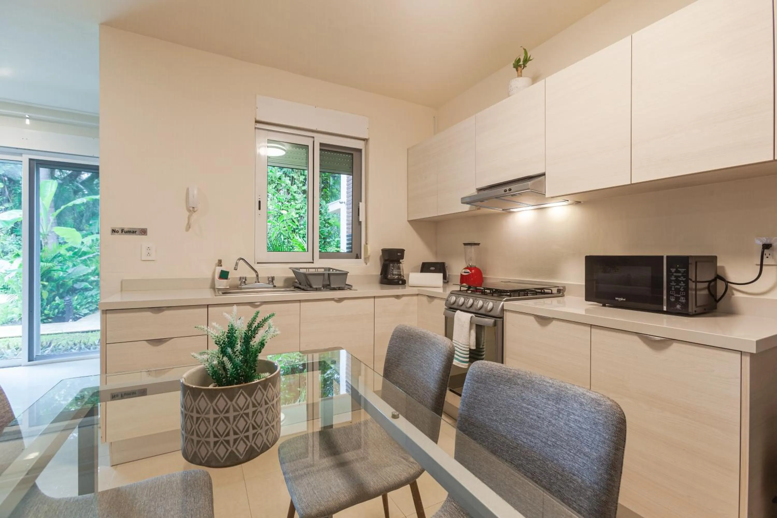 Kitchen or kitchenette in Via Tendenza Condos