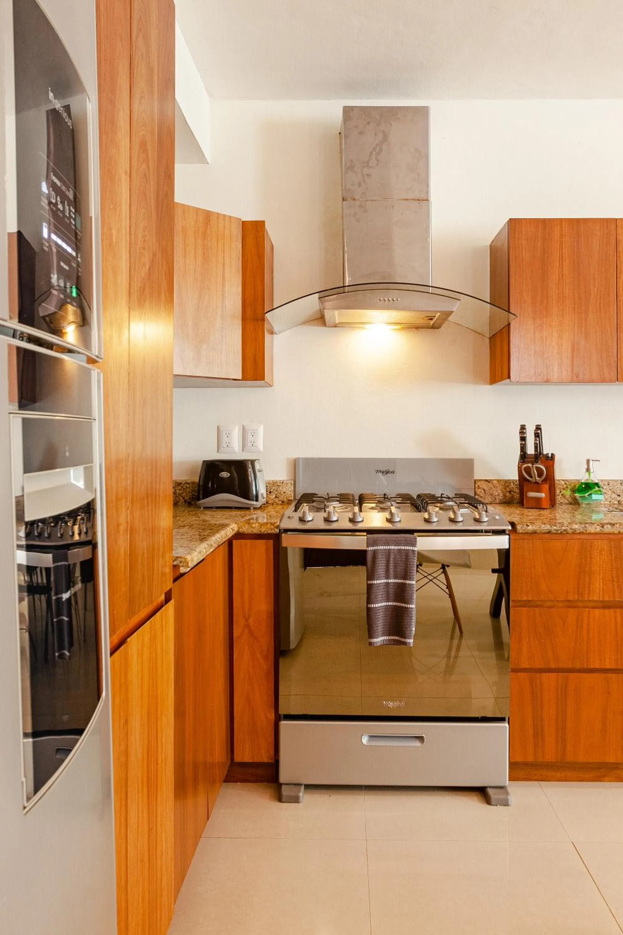 Kitchen or kitchenette in Via Tendenza Condos