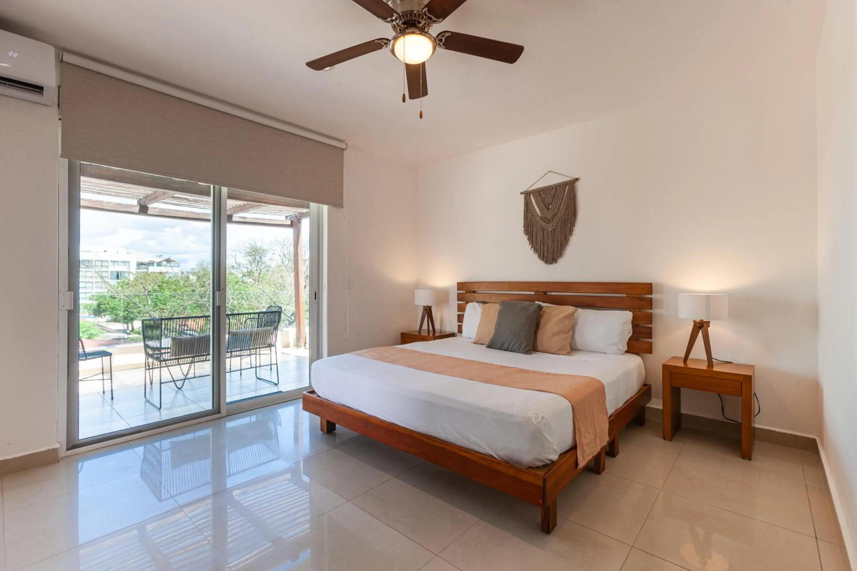 Bed in Via Tendenza Condos