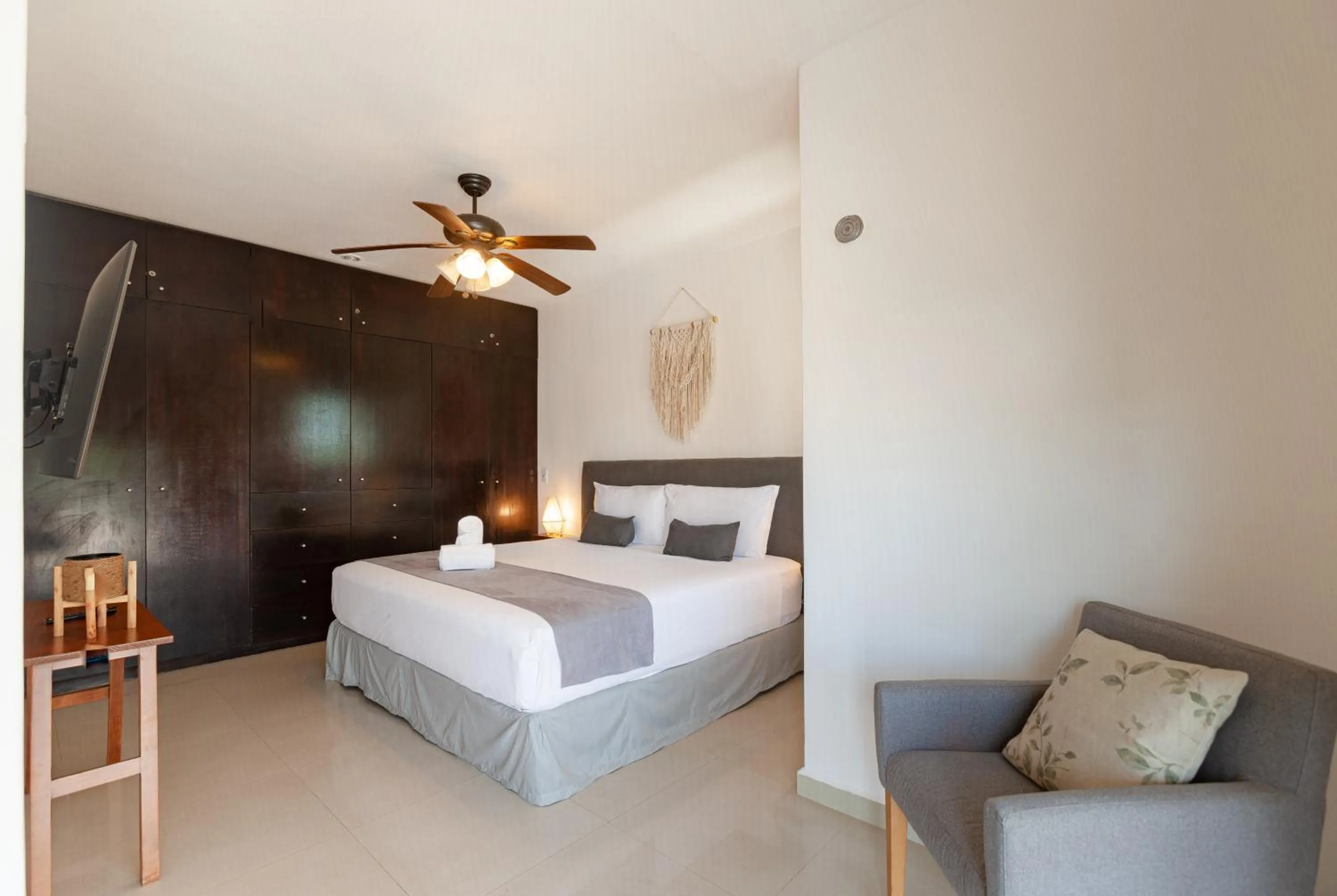 TV and multimedia, Bed in Via Tendenza Condos