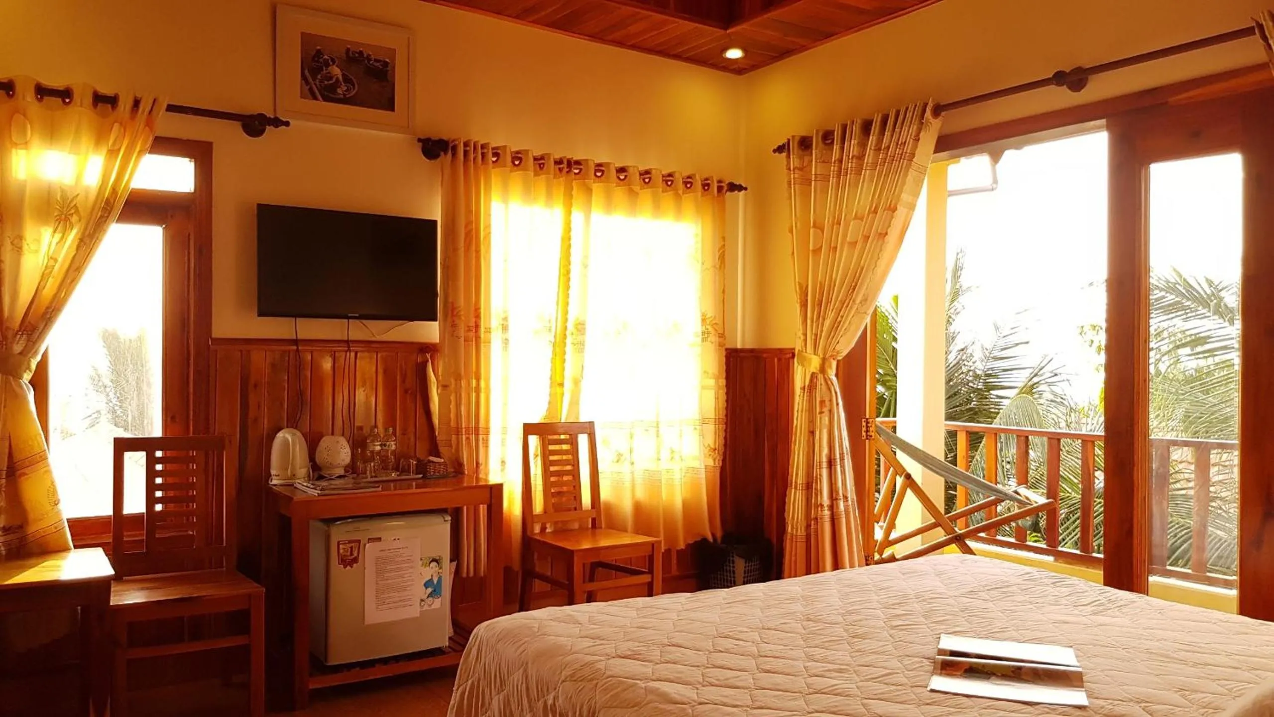 Bedroom, Bed in Free Beach Resort