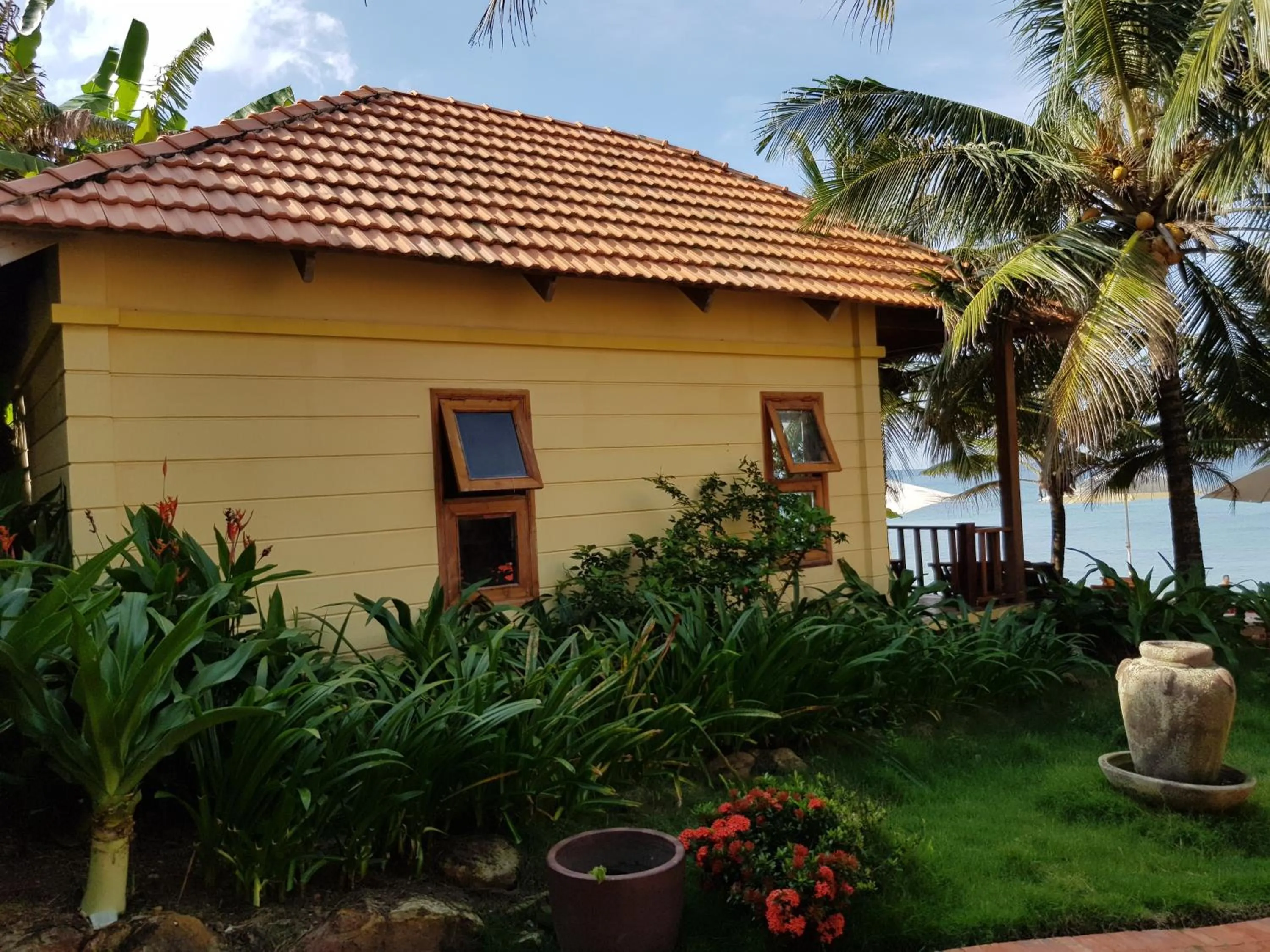 Property building in Free Beach Resort