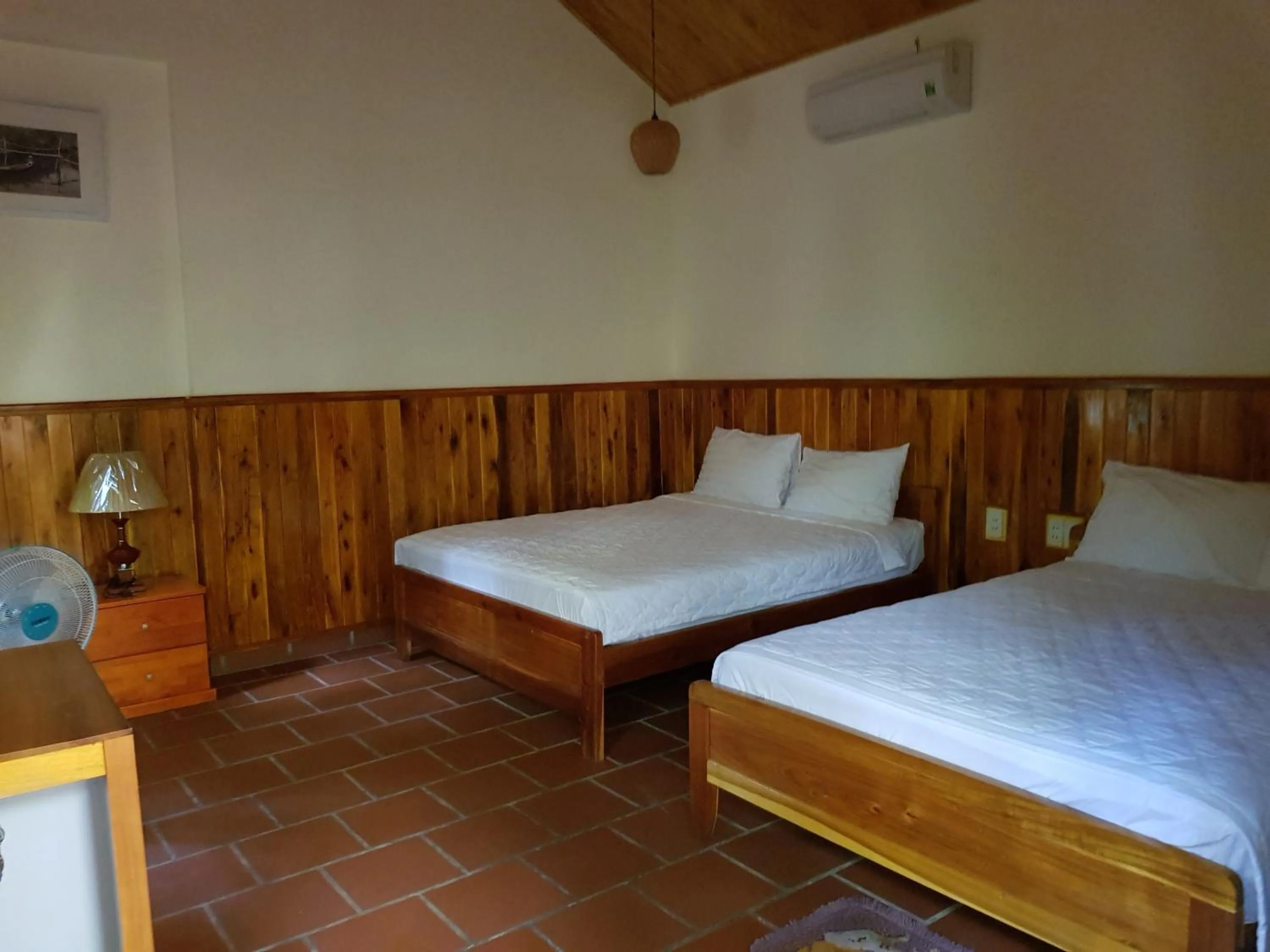 Bedroom, Bed in Free Beach Resort