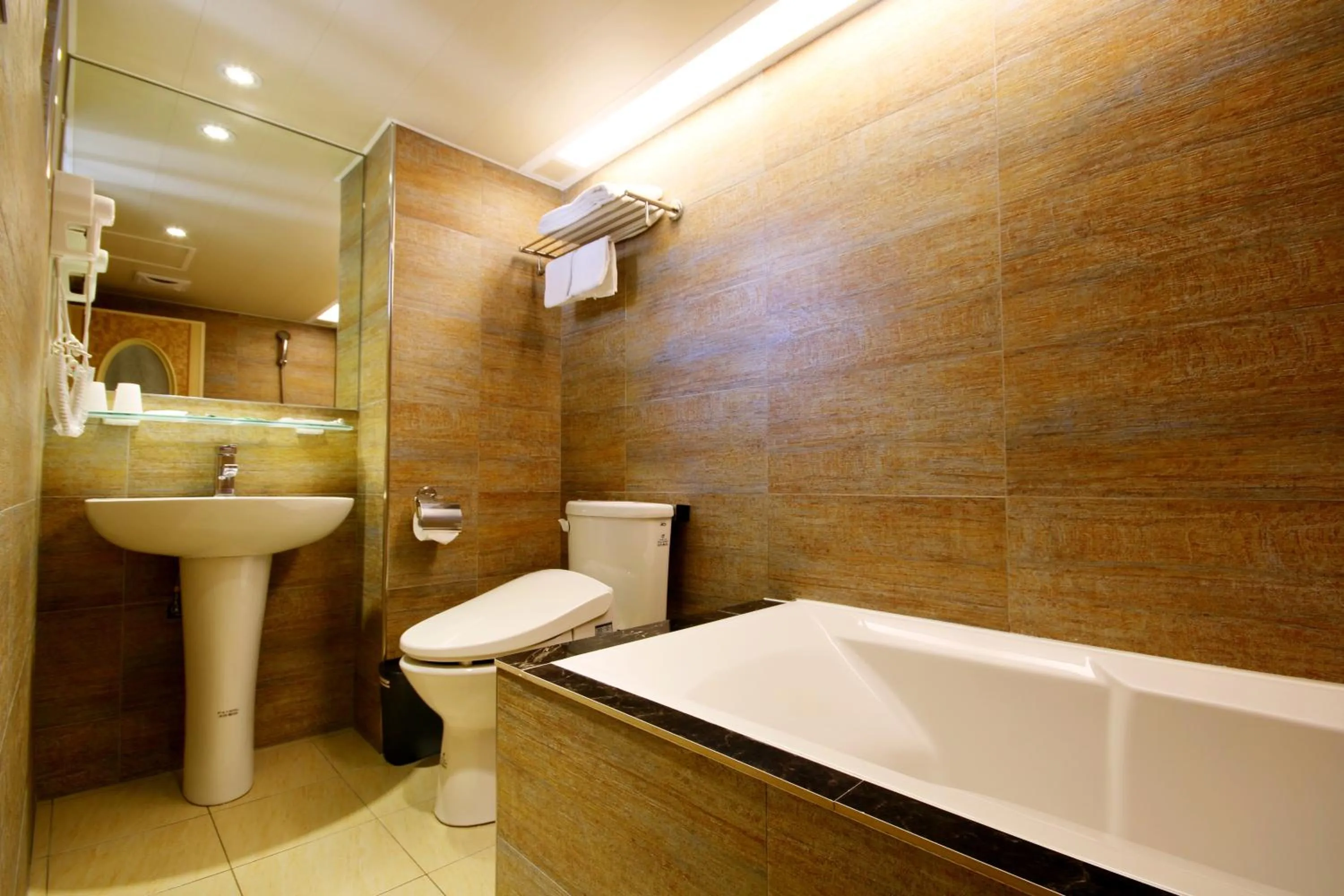 Bathroom in Golden Home Hotel
