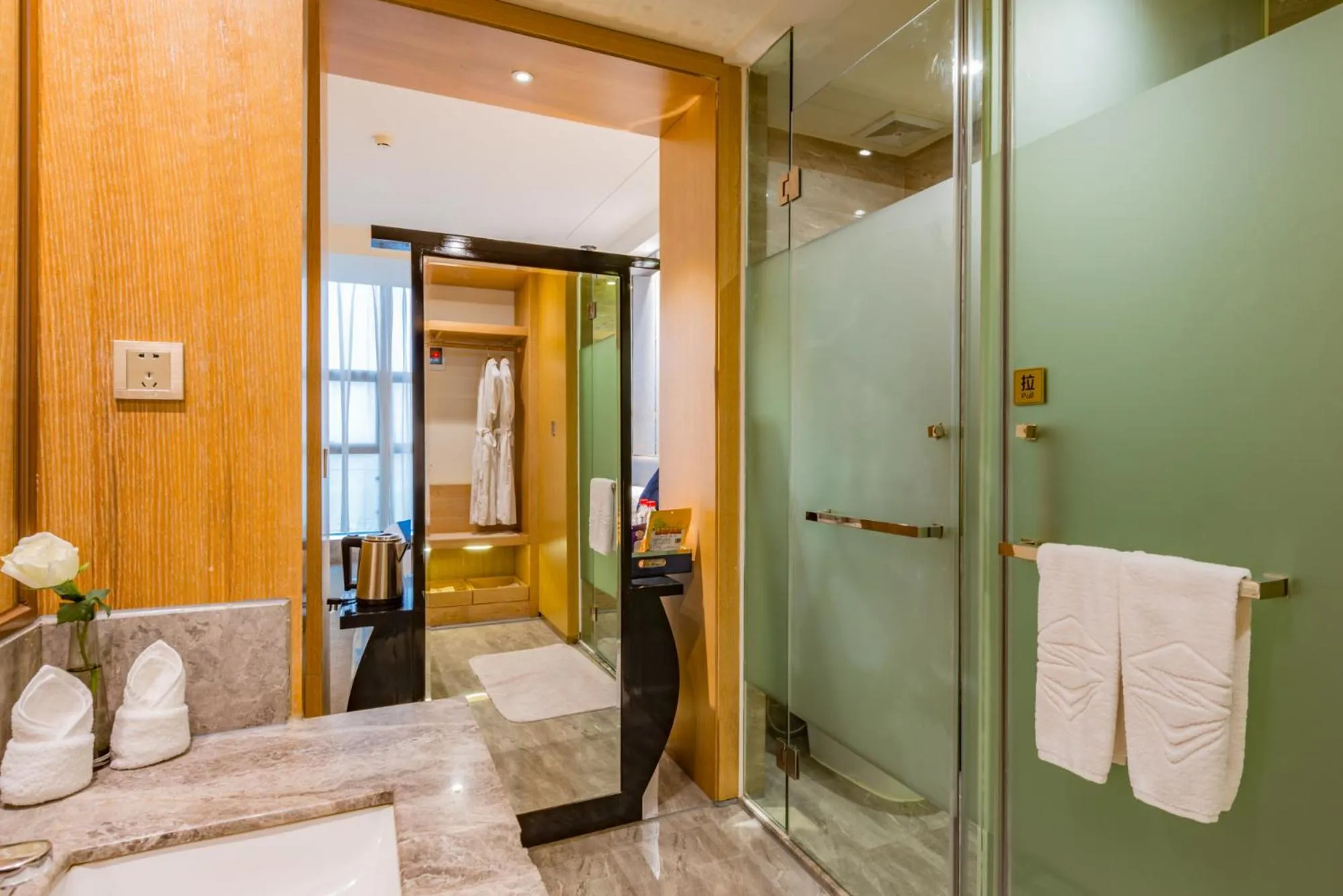 Shower in Chongqing Shanggao Hotel