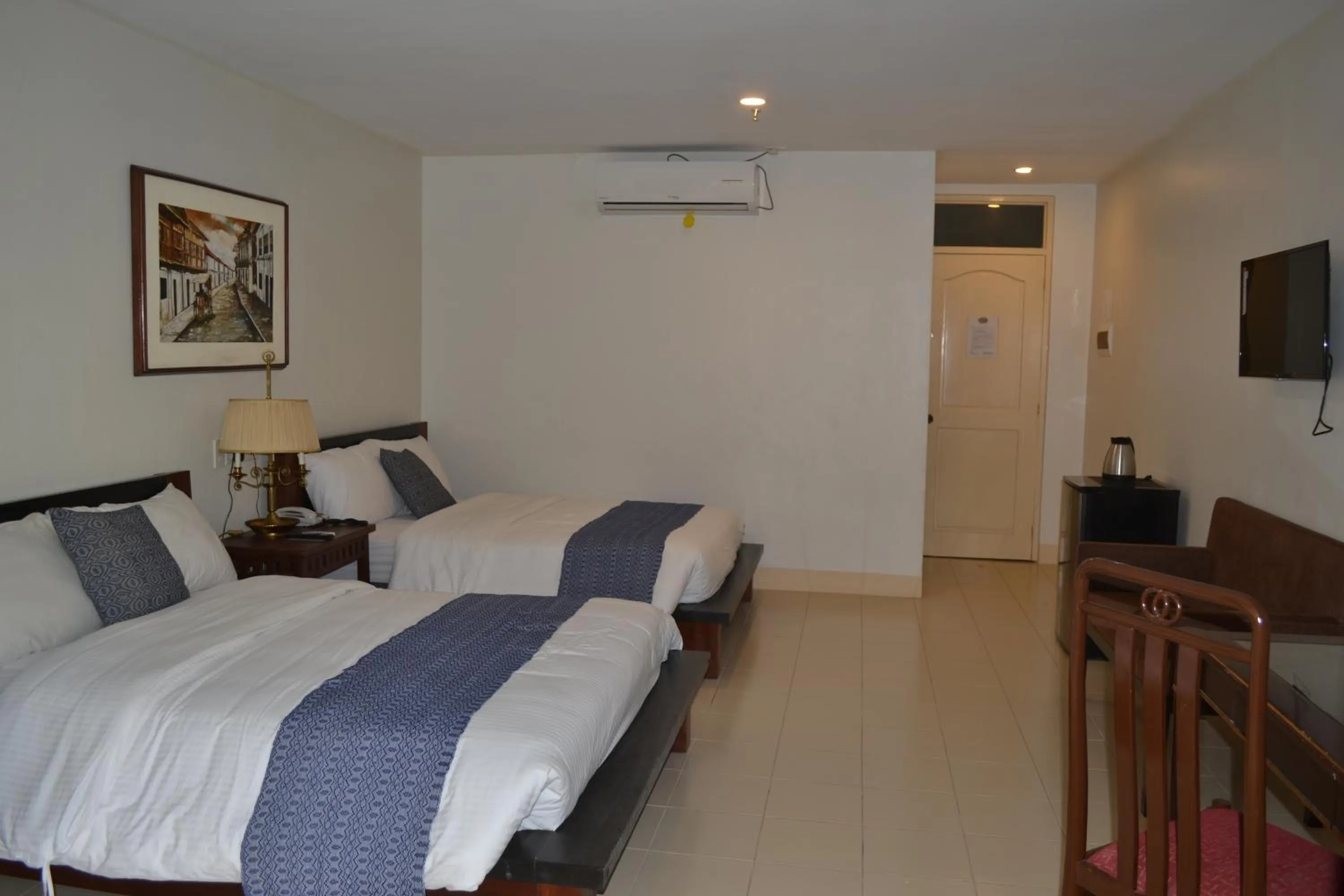 Bed in Metro Vigan Inn