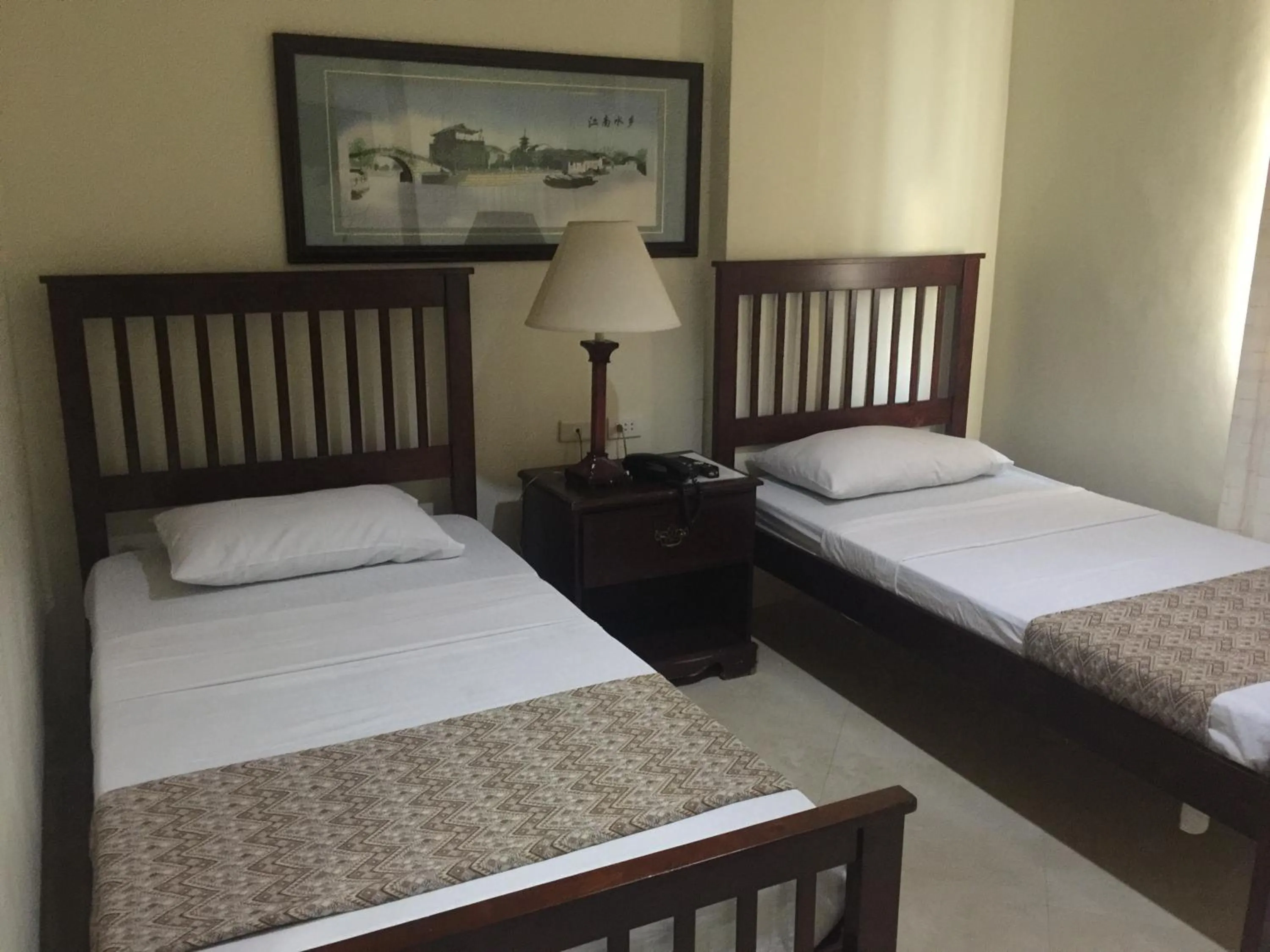 Bedroom, Bed in Metro Vigan Inn