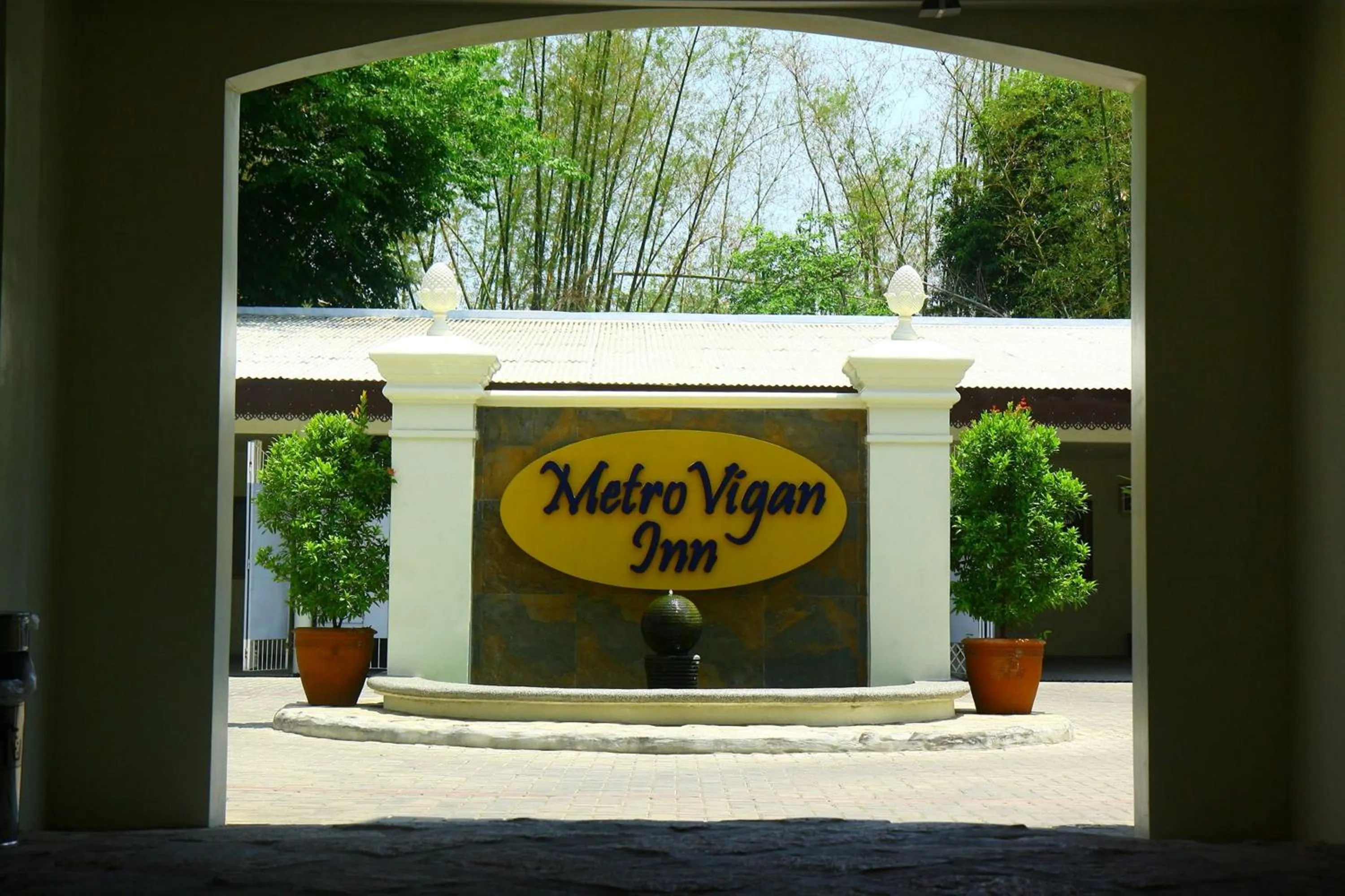 Facade/entrance in Metro Vigan Inn