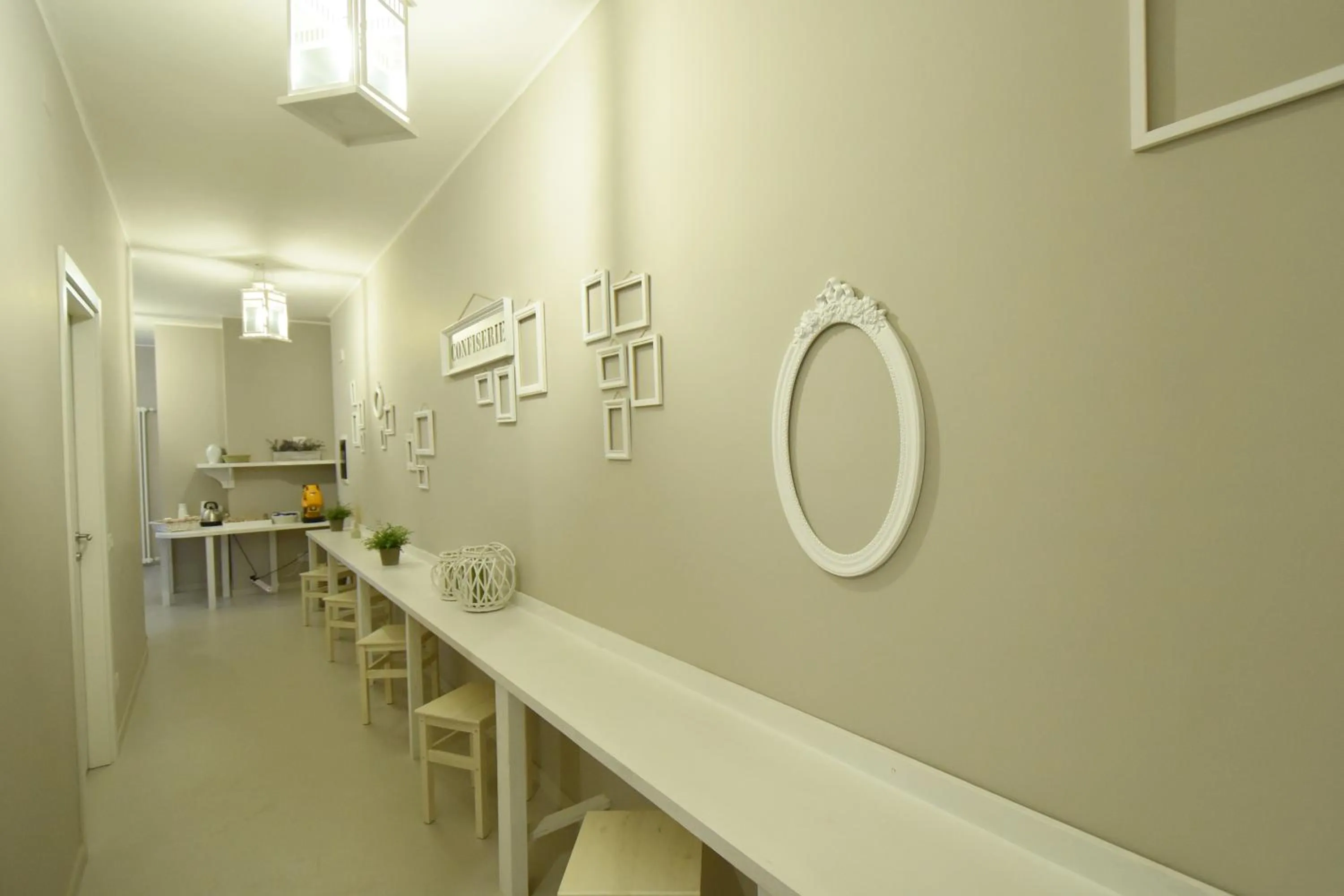 Communal lounge/ TV room in Myricae