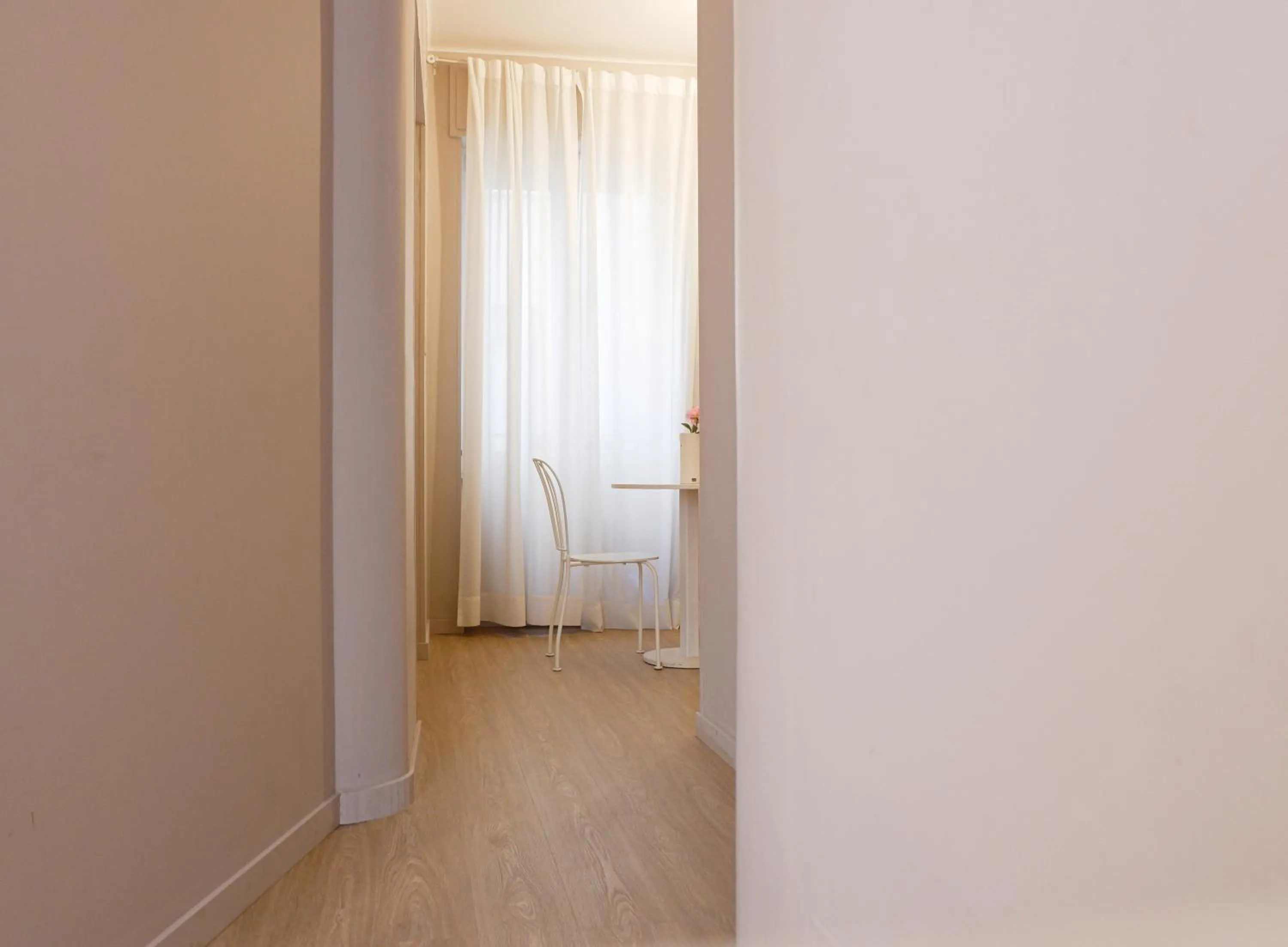 Bedroom, Bed in Myricae