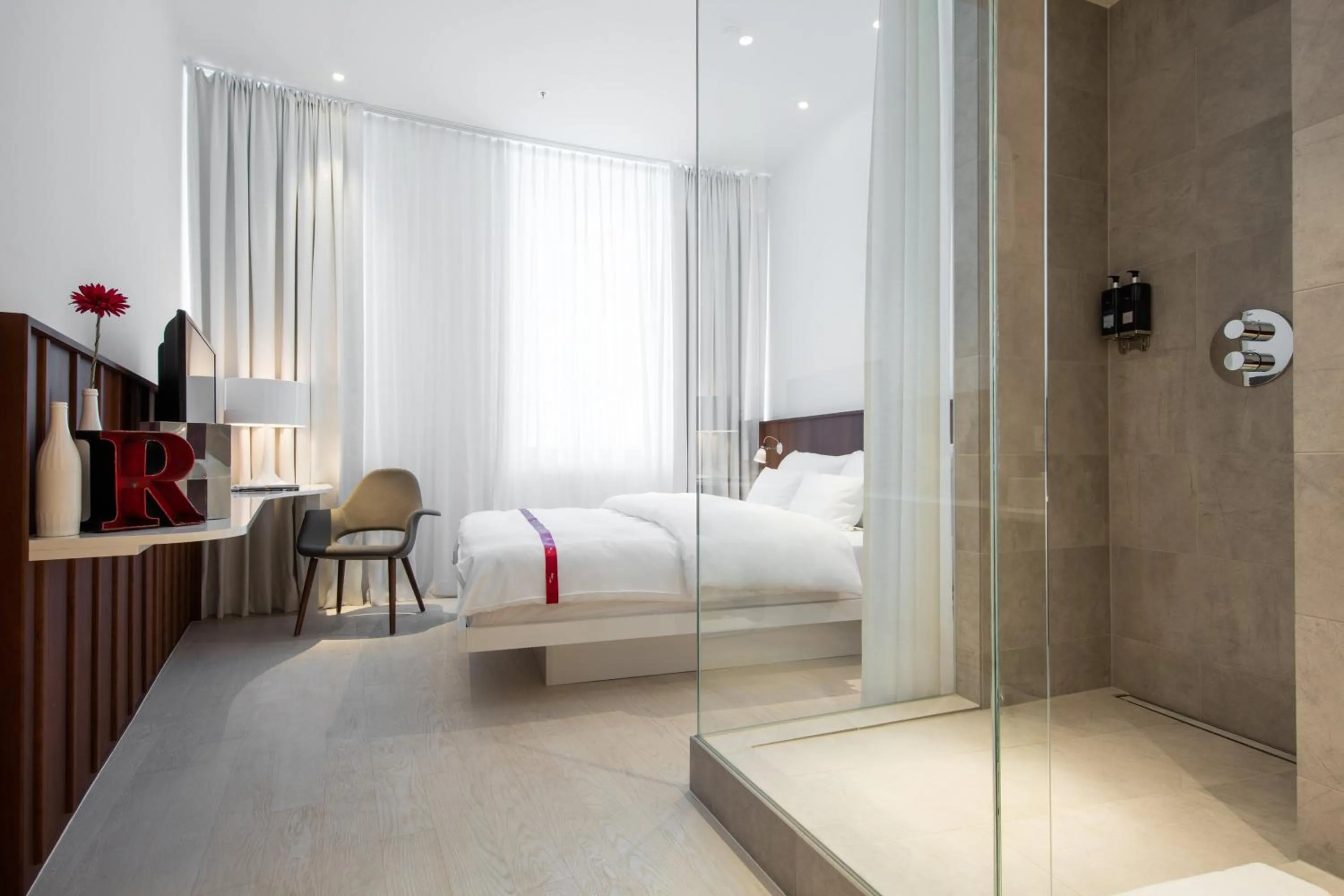 Photo of the whole room, Bed in Ruby Marie Hotel Vienna