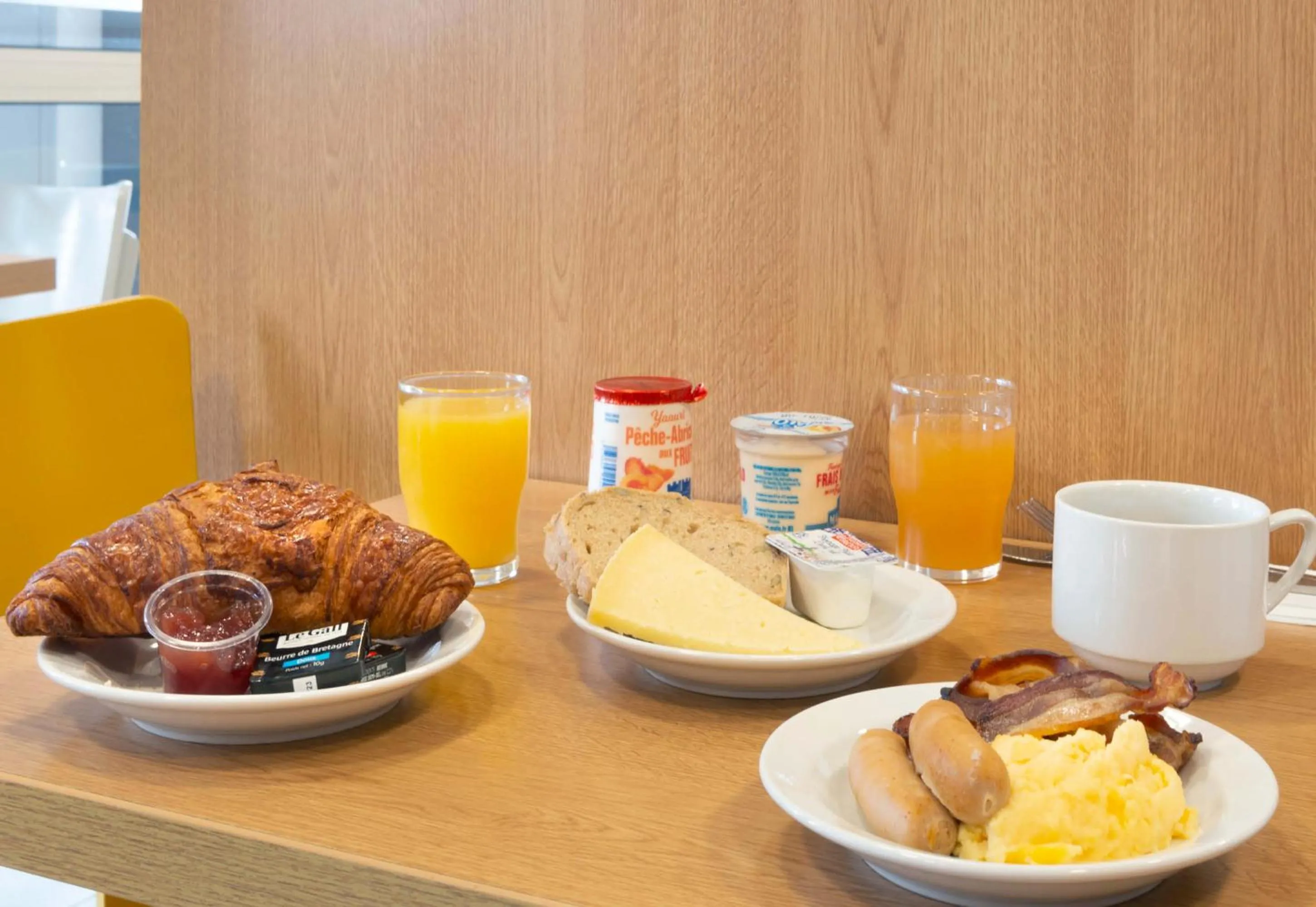 Breakfast in B&B HOTEL Nantes Parc Expos La Beaujoire