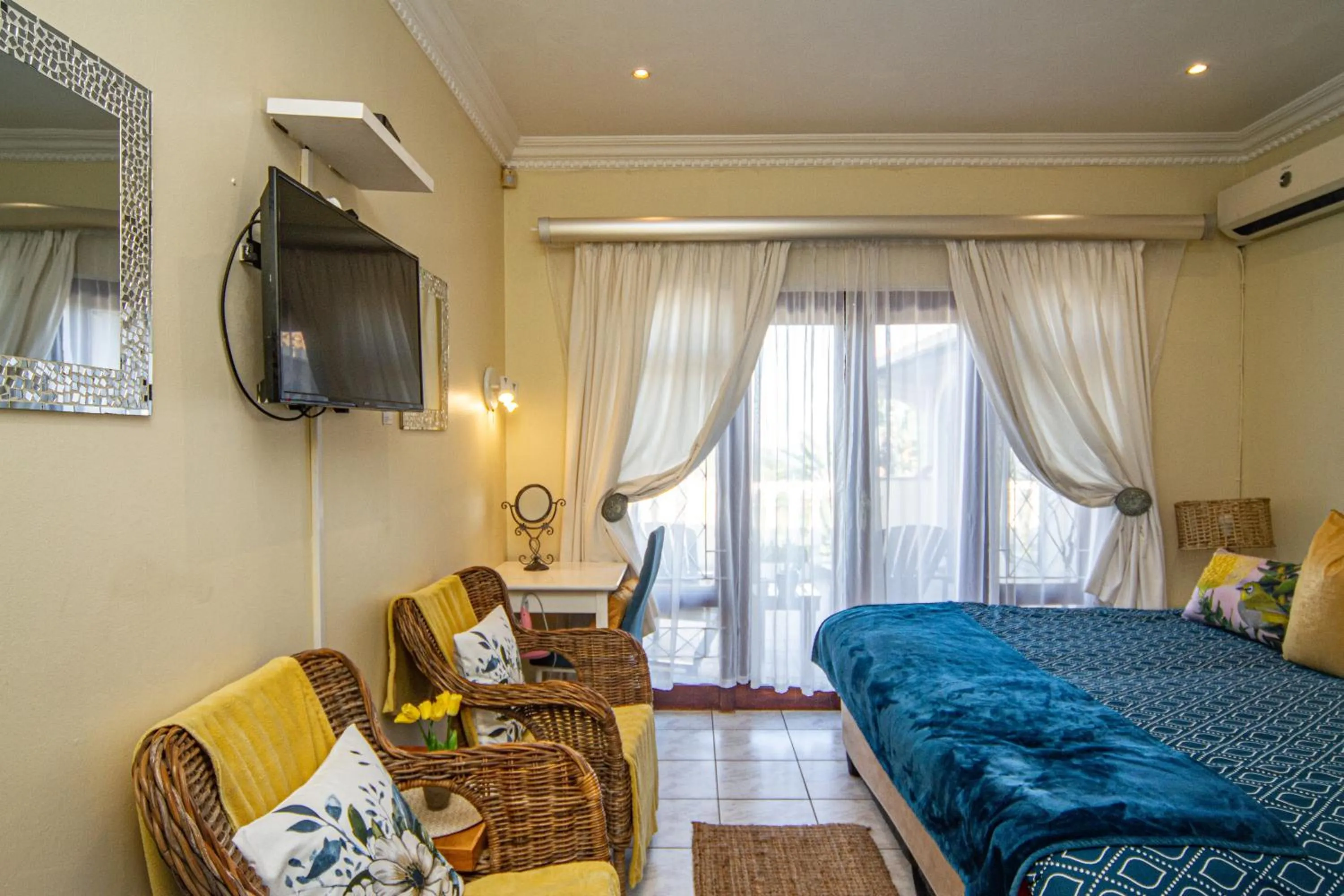 TV and multimedia, Bed in La Loggia Bed and Breakfast