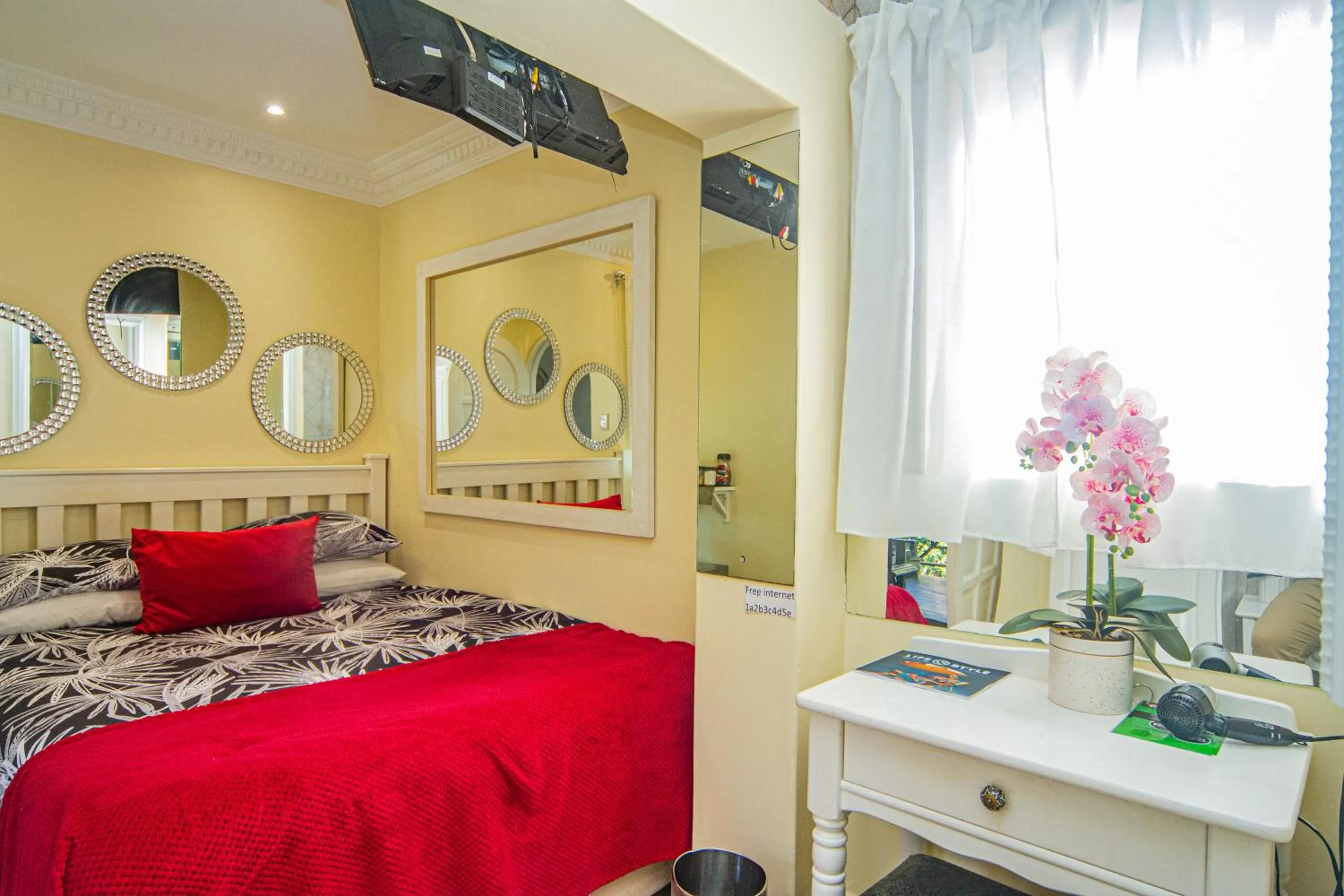 Bed in La Loggia Bed and Breakfast