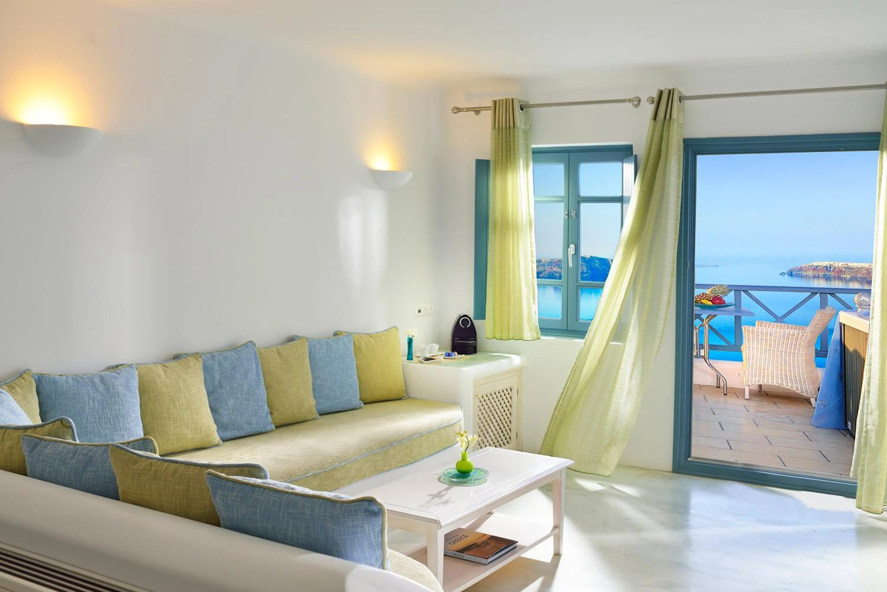 Coffee/tea facilities in Absolute Bliss