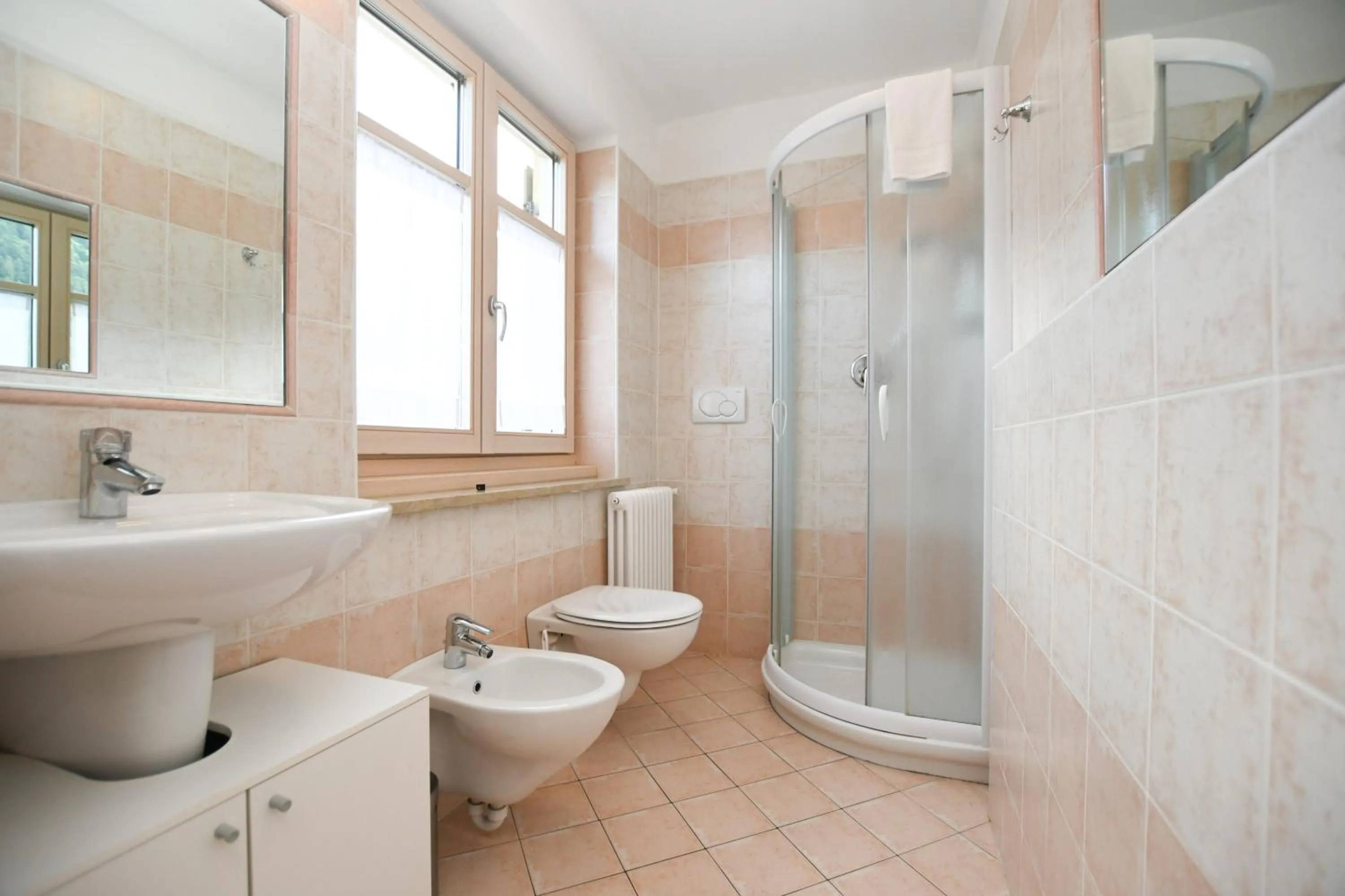 Bathroom in Residenza Alba - Molveno