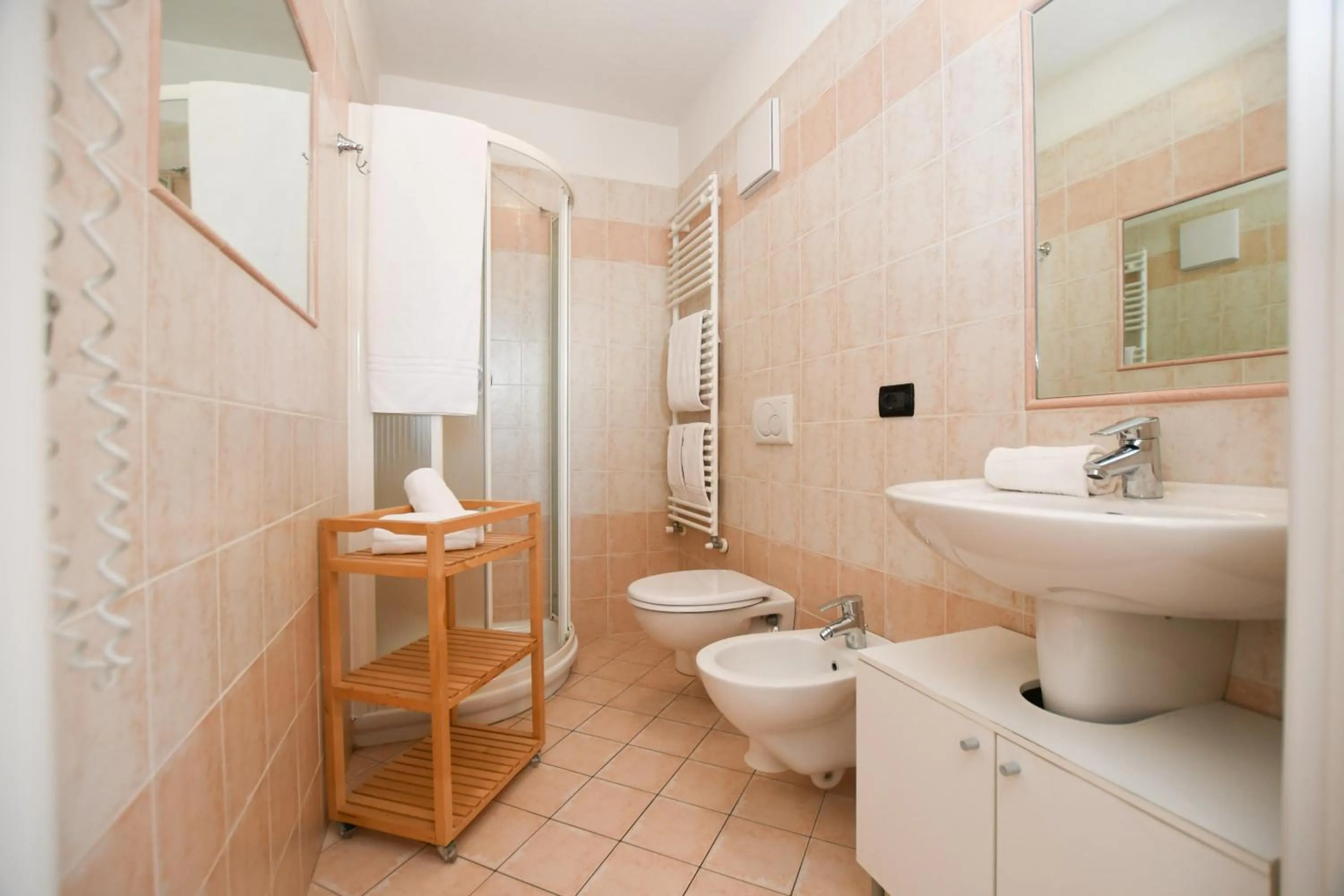 Bathroom in Residenza Alba - Molveno