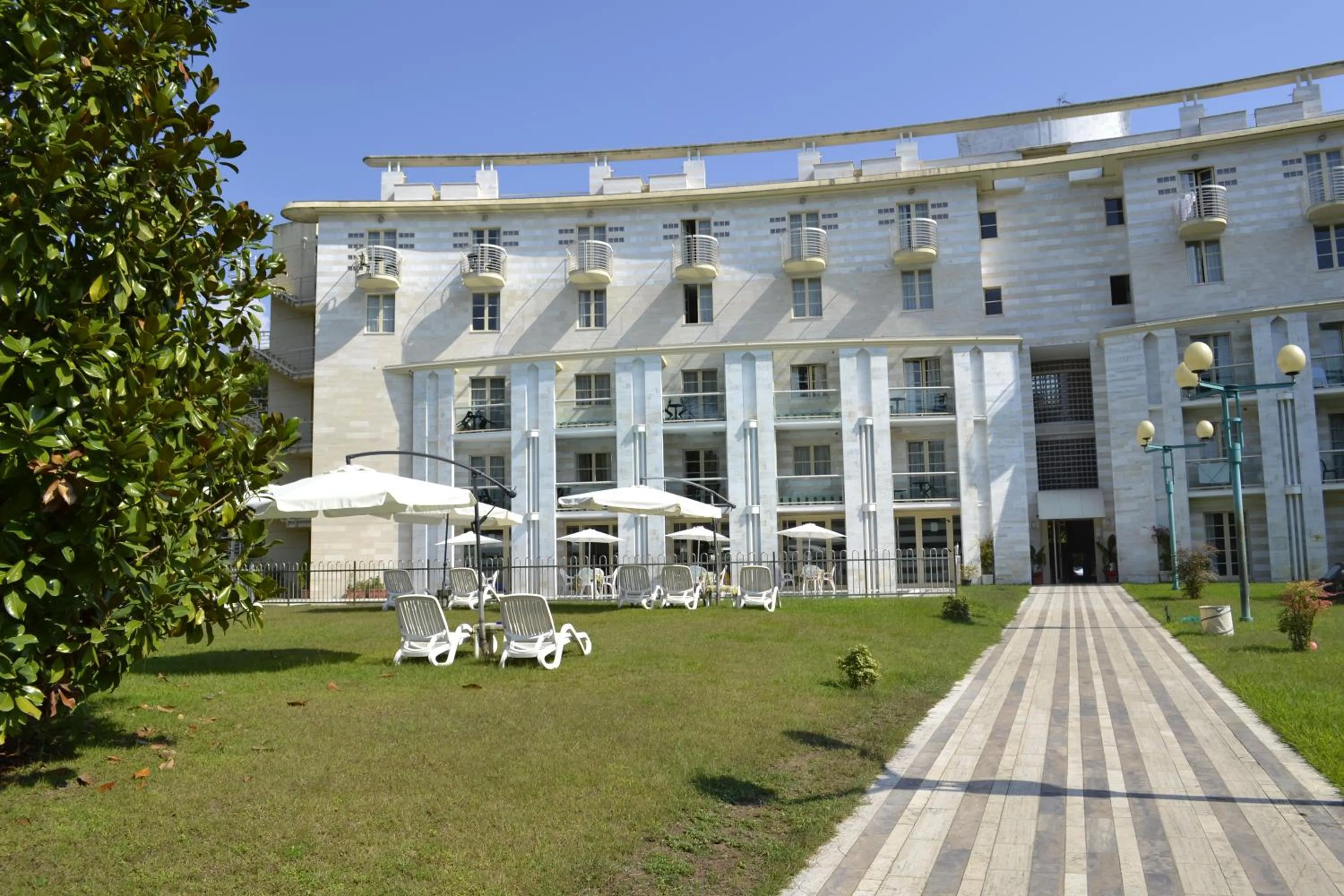 Facade/entrance in Onda Marina Residence Rta