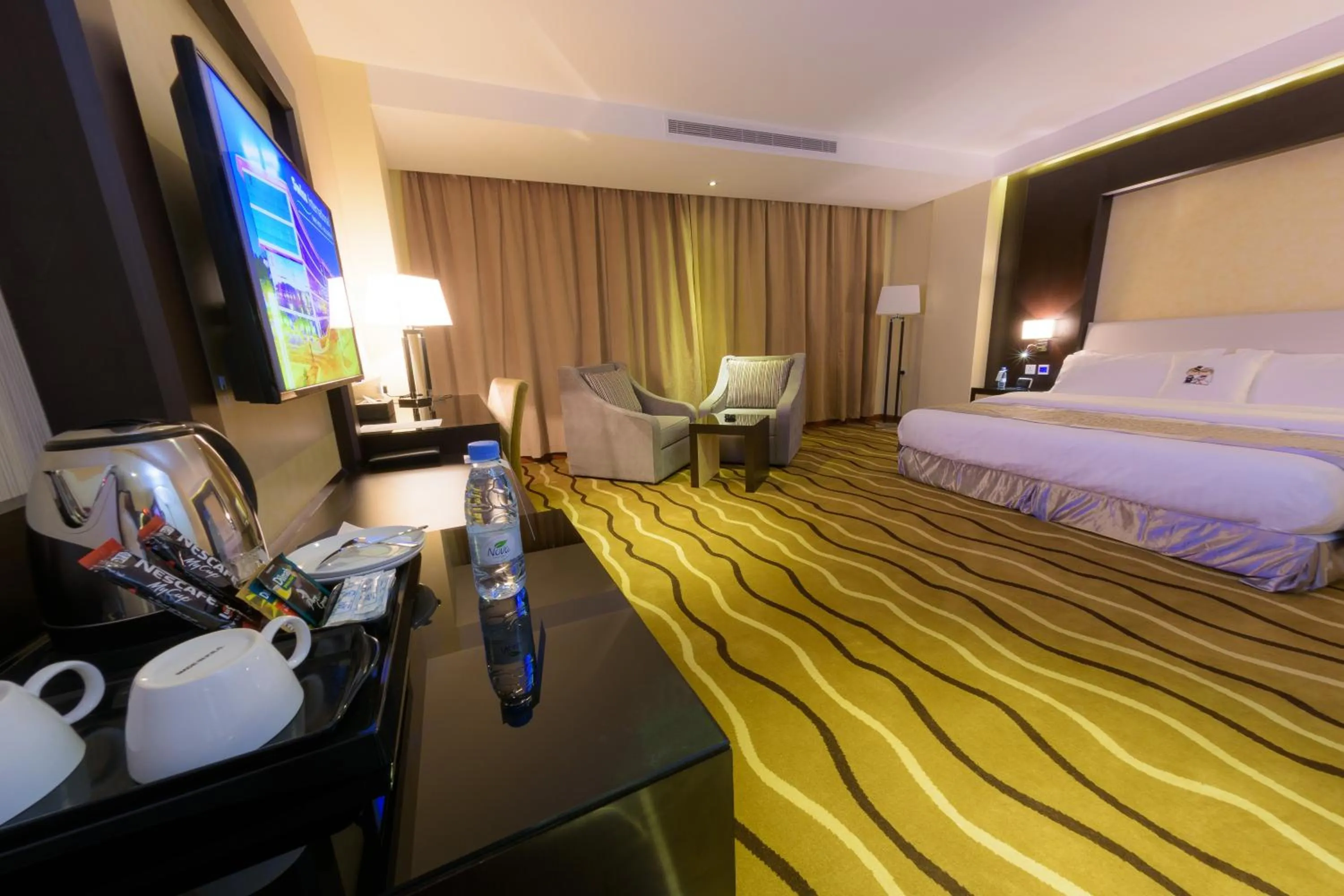 Photo of the whole room, Bed in National Park Hotel