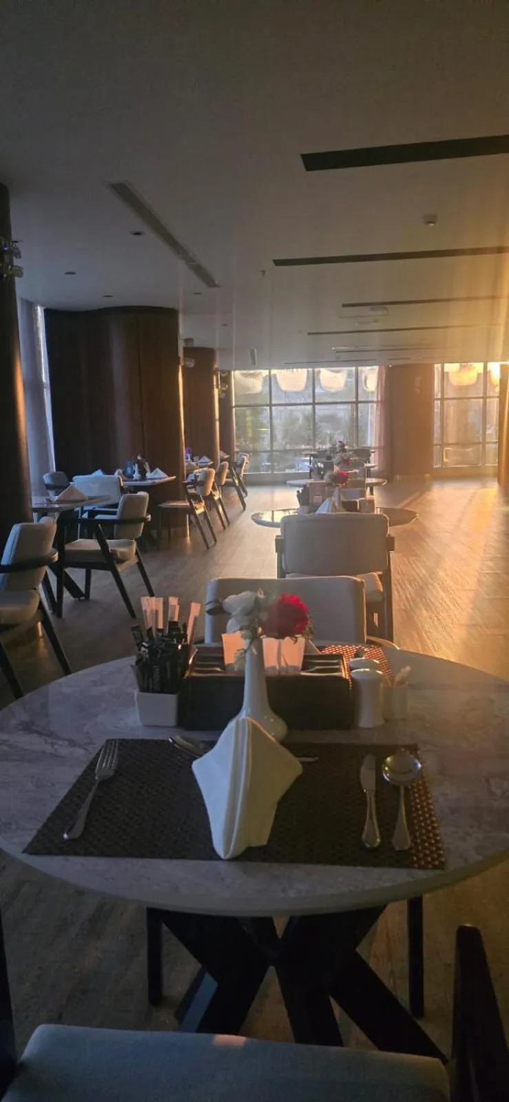 Restaurant/places to eat in National Park Hotel