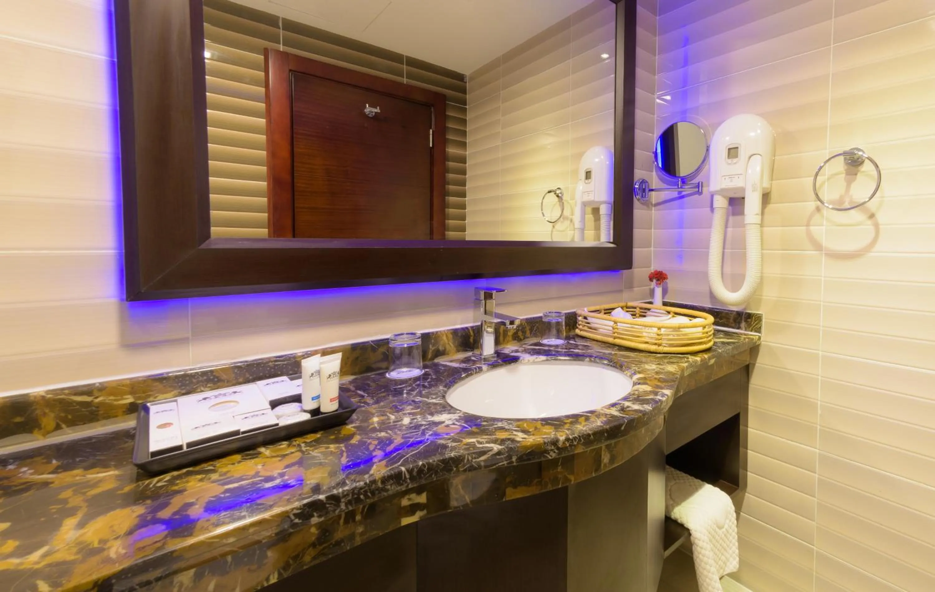 Toilet in National Park Hotel