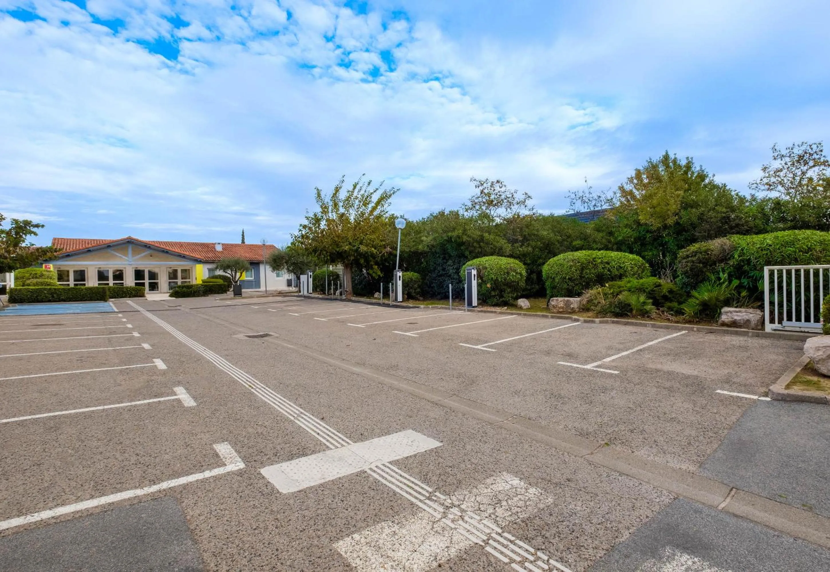 Parking in B&B HOTEL FREJUS Puget-sur-Argens