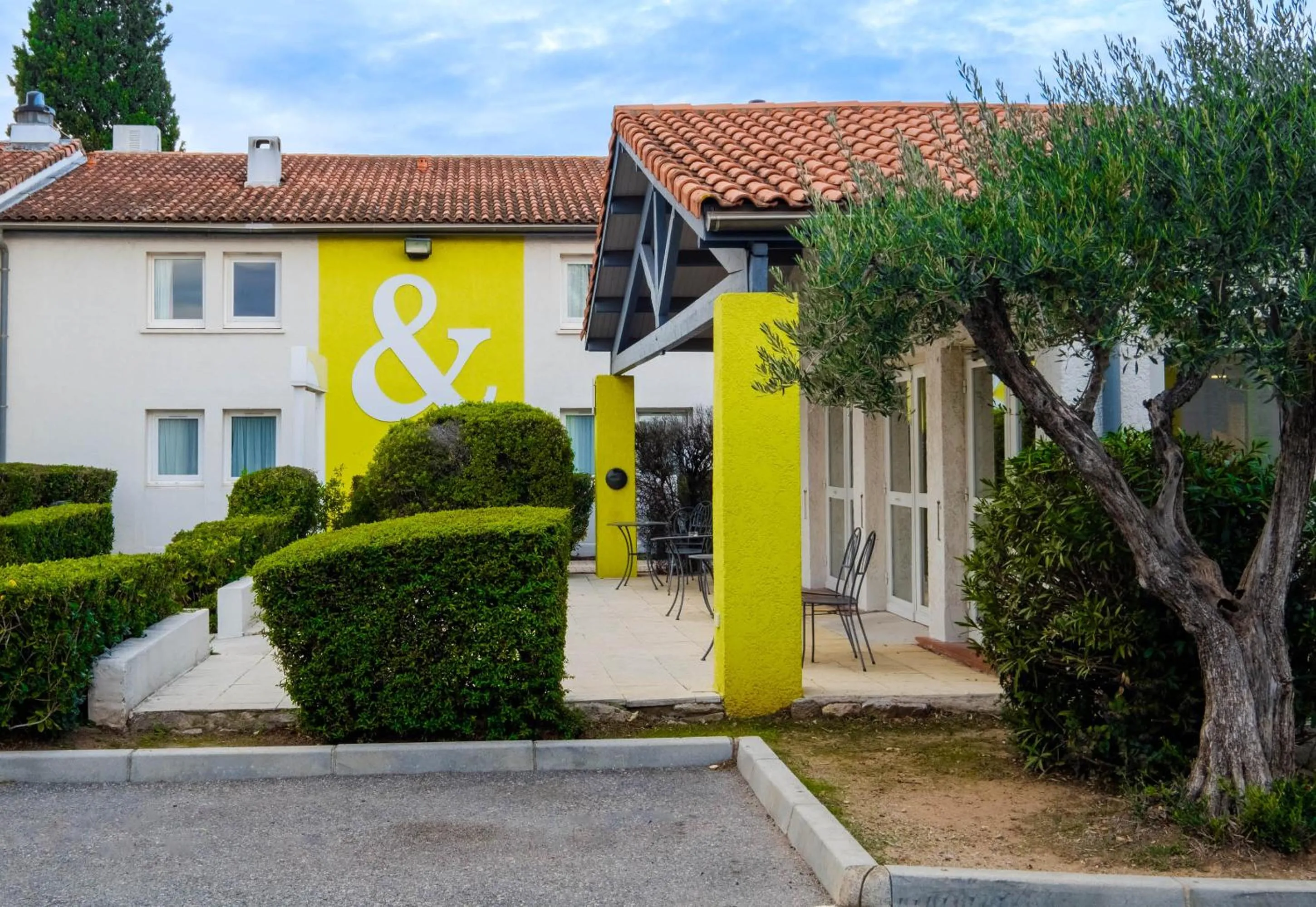 Property building in B&B HOTEL FREJUS Puget-sur-Argens