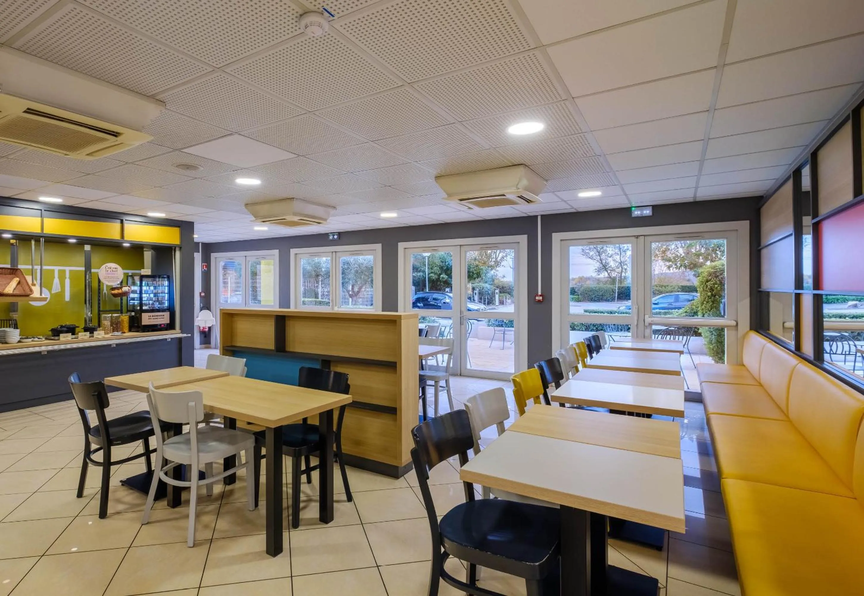 Restaurant/places to eat in B&B HOTEL FREJUS Puget-sur-Argens